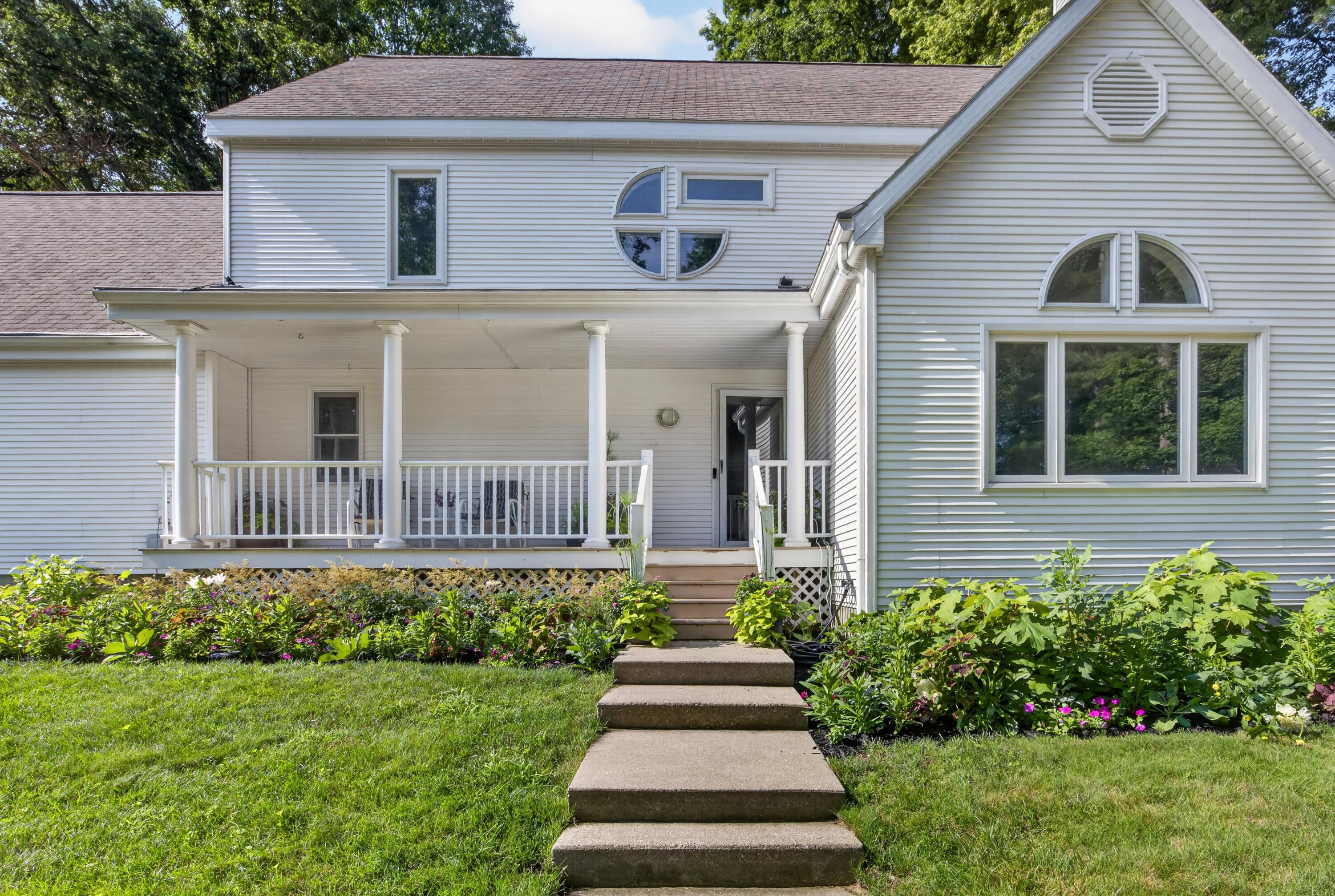 19547 Golfview Drive