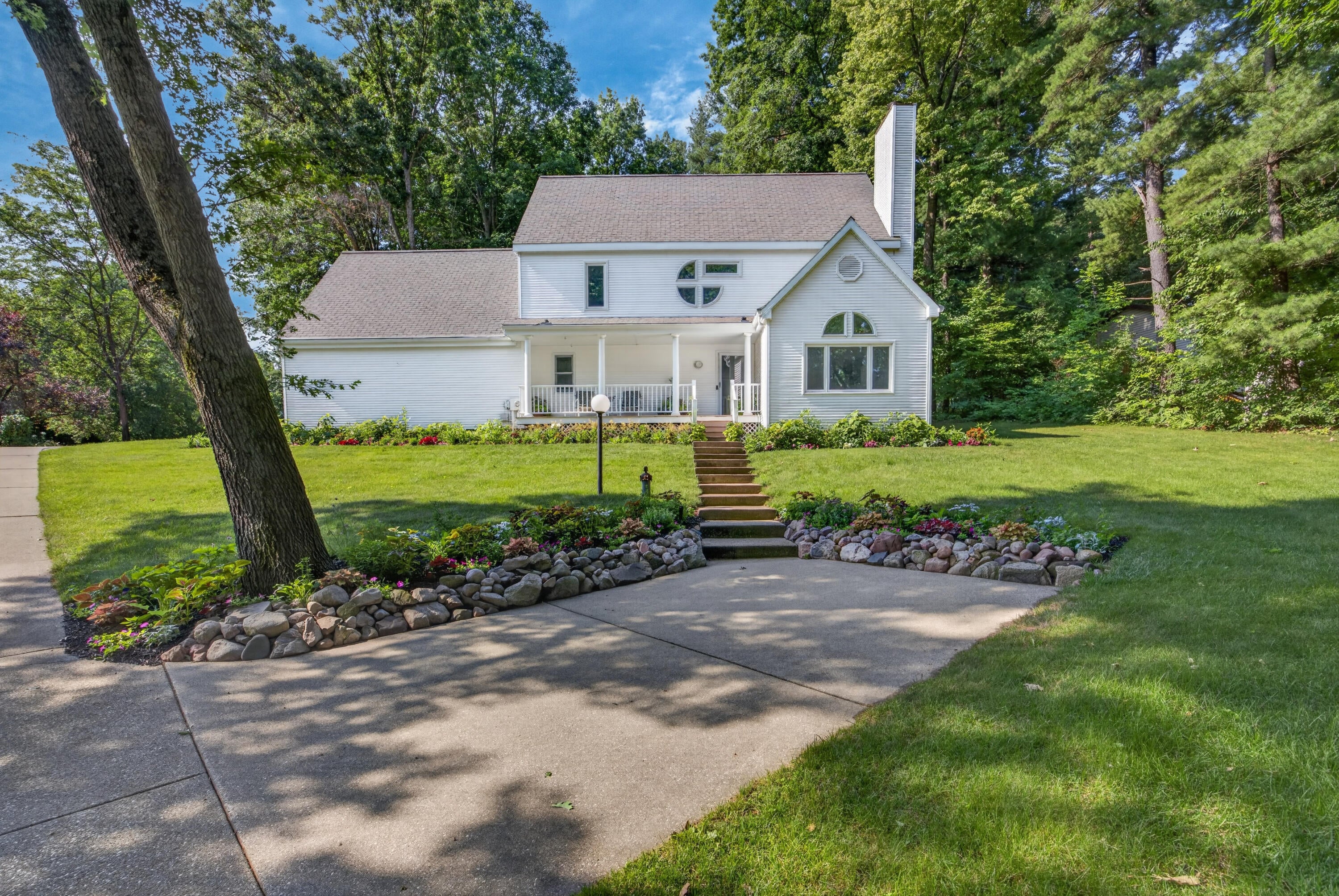 19547 Golfview Drive