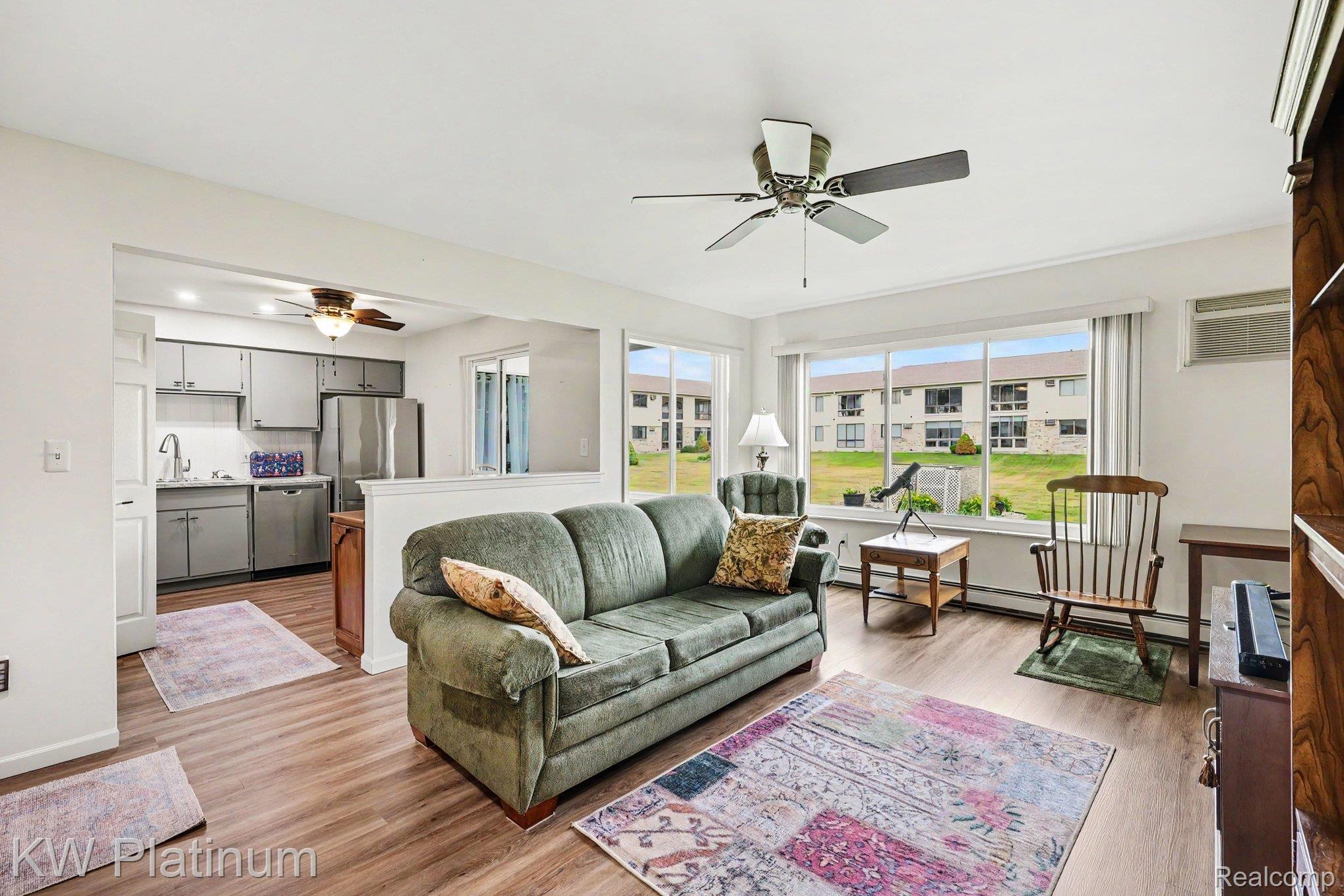 1700 River Road 6