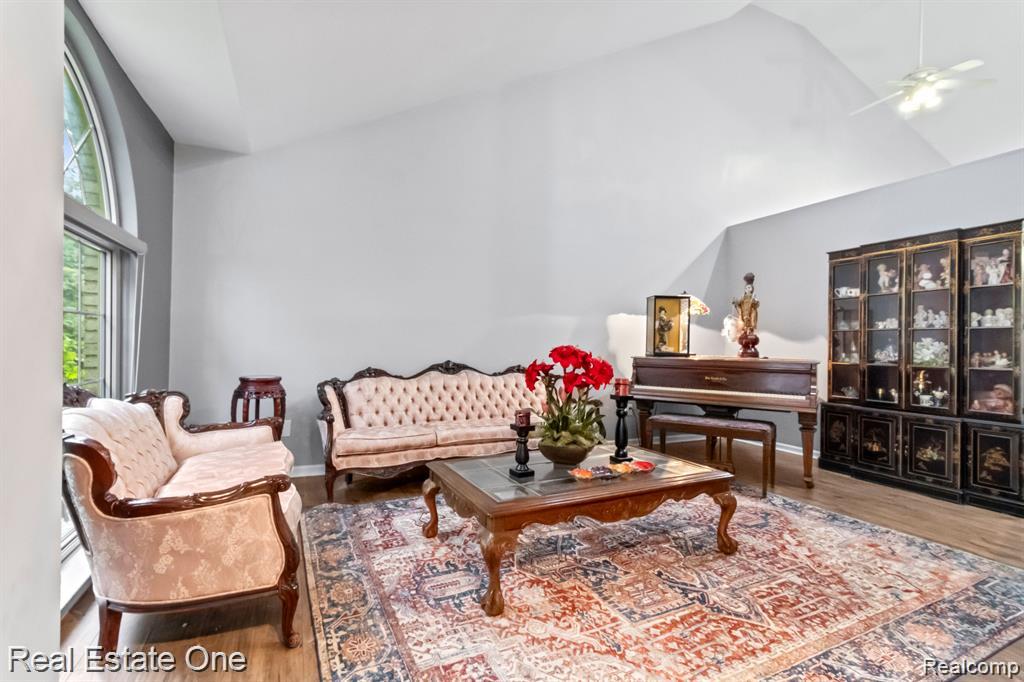 45089 KLINGKAMMER Street