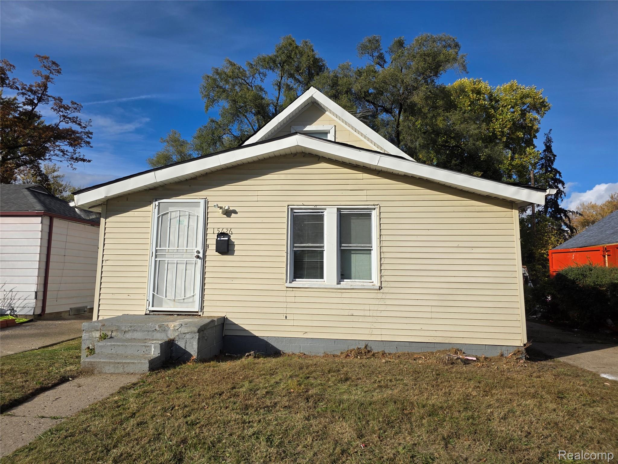 15626 Thatcher Street