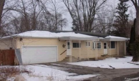 3302 Newton Road Commerce Charter Township MI 48382