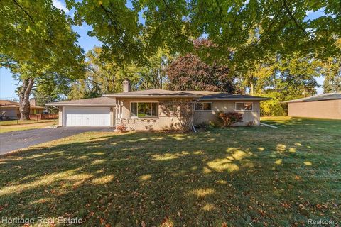 2831 Silverstone Lane Waterford Charter Township MI 48329