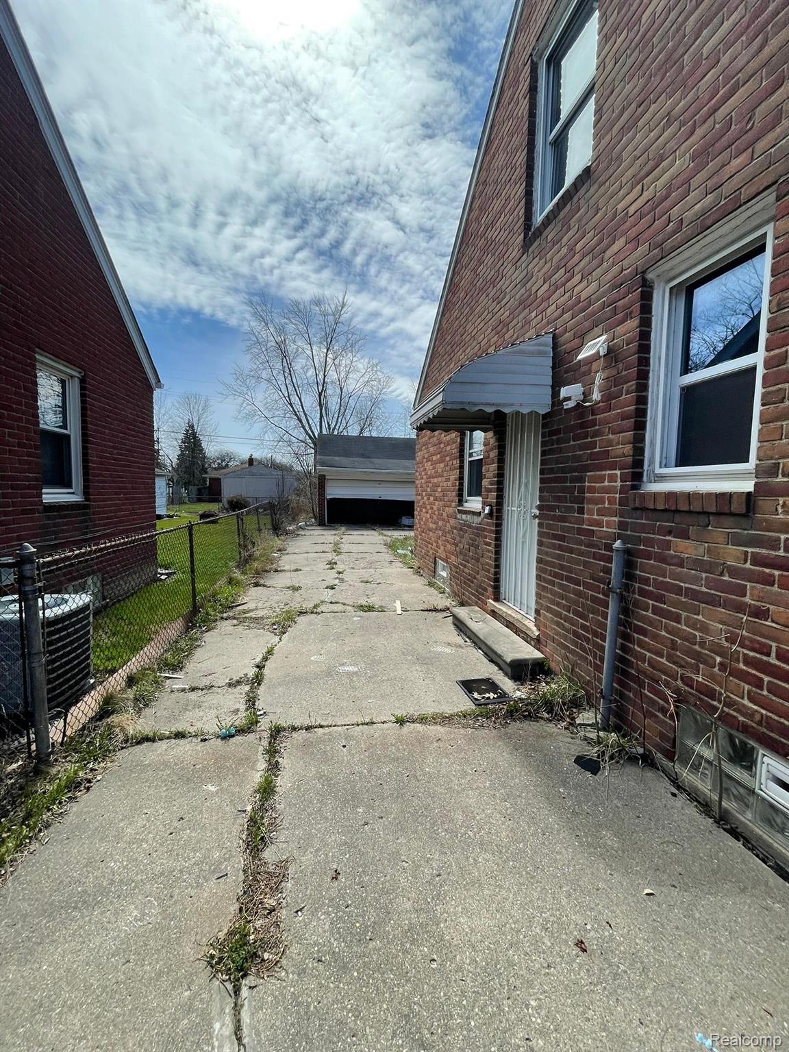 16500 EASTBURN Street