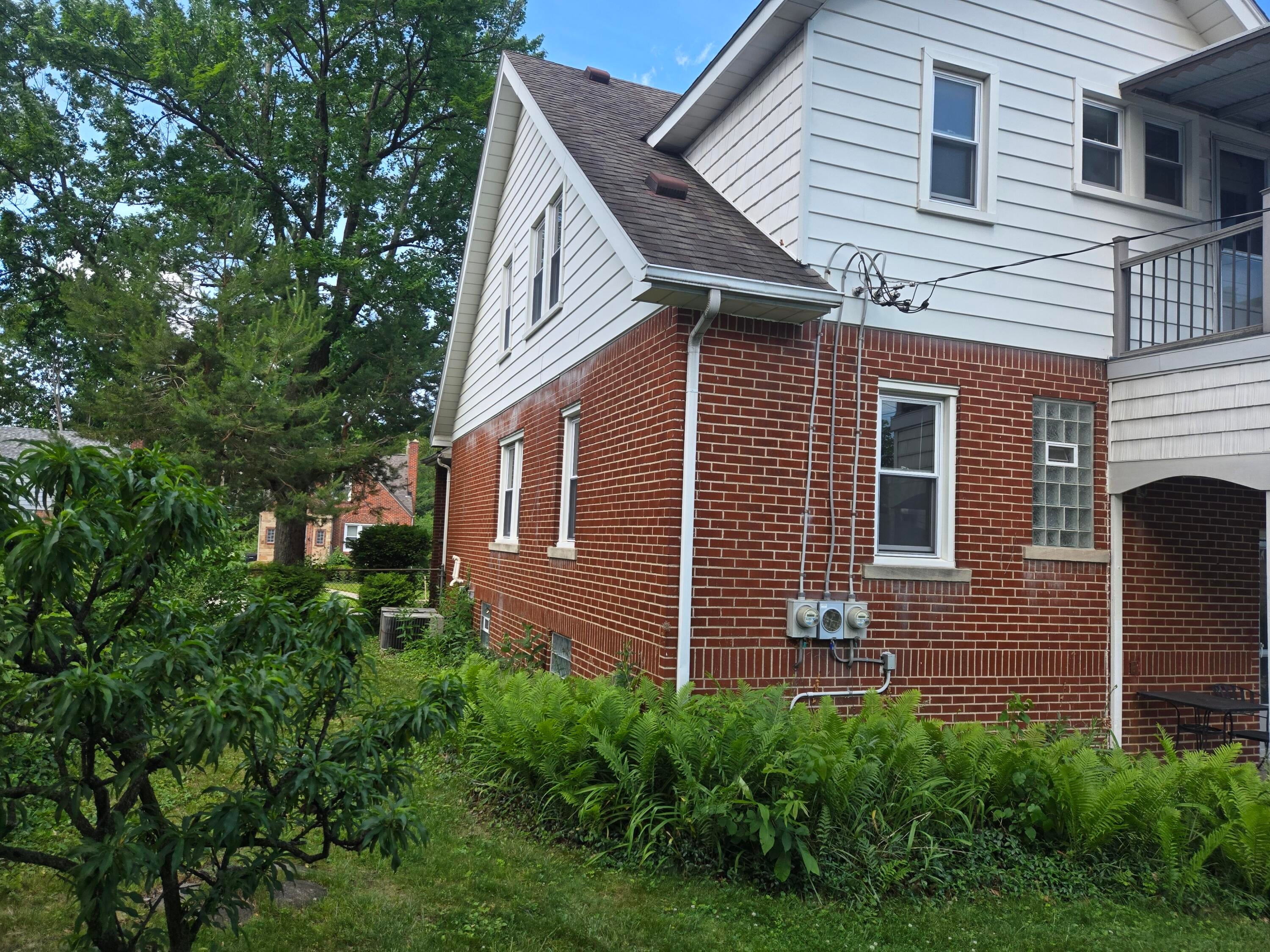 928 Maplegrove Avenue