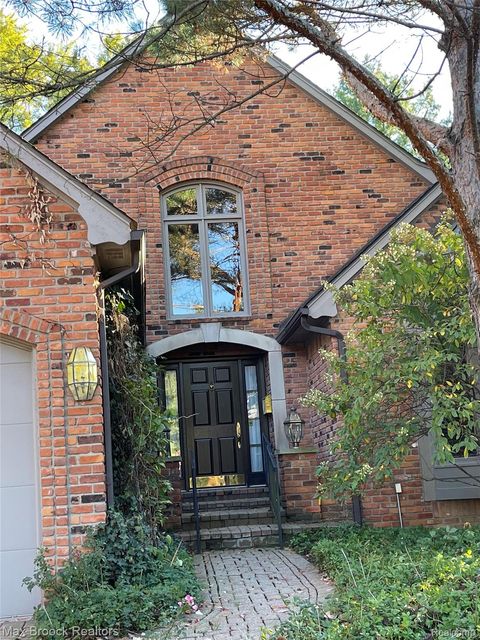 5554 Pine Brooke Court Bloomfield Hills City MI 48304