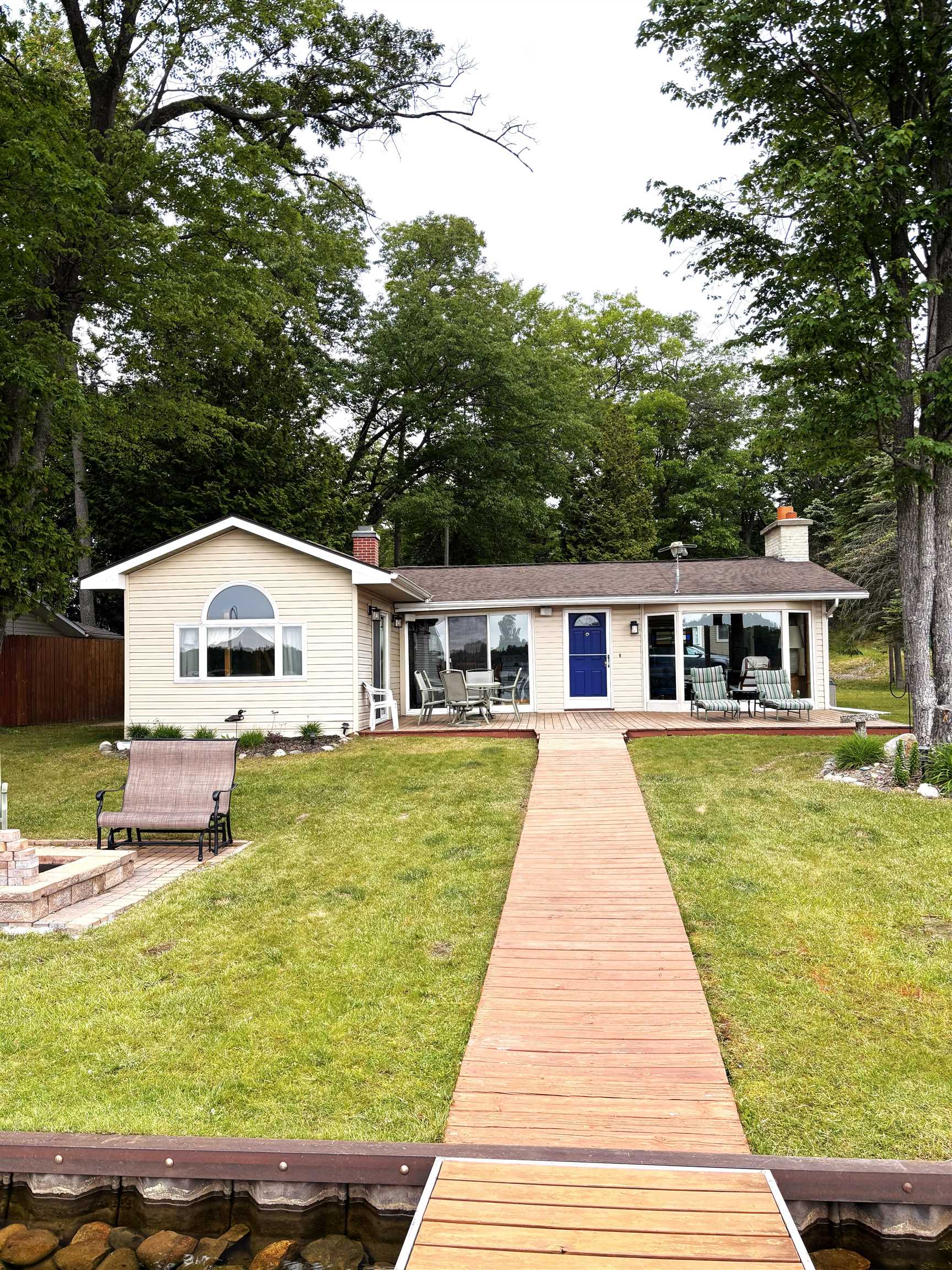 2272 Indian Lake