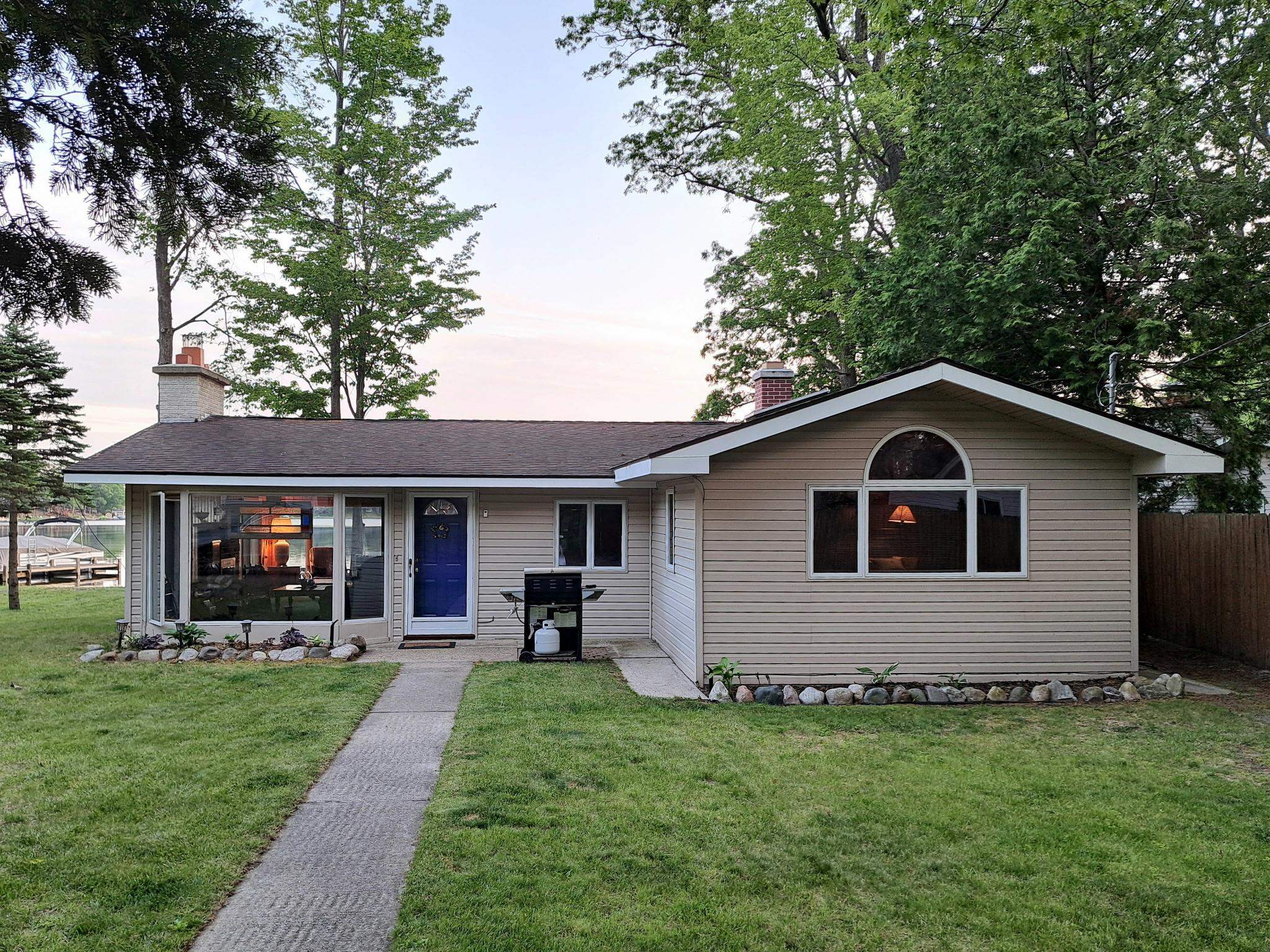 2272 Indian Lake