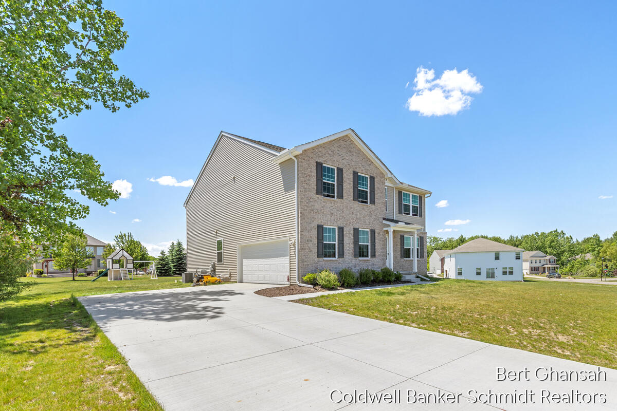 8376 N Oaks Court