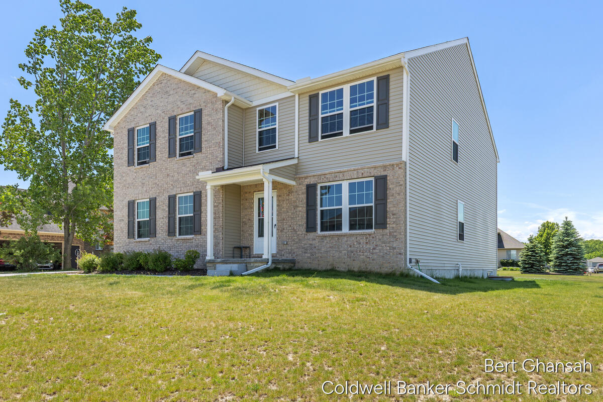 8376 N Oaks Court