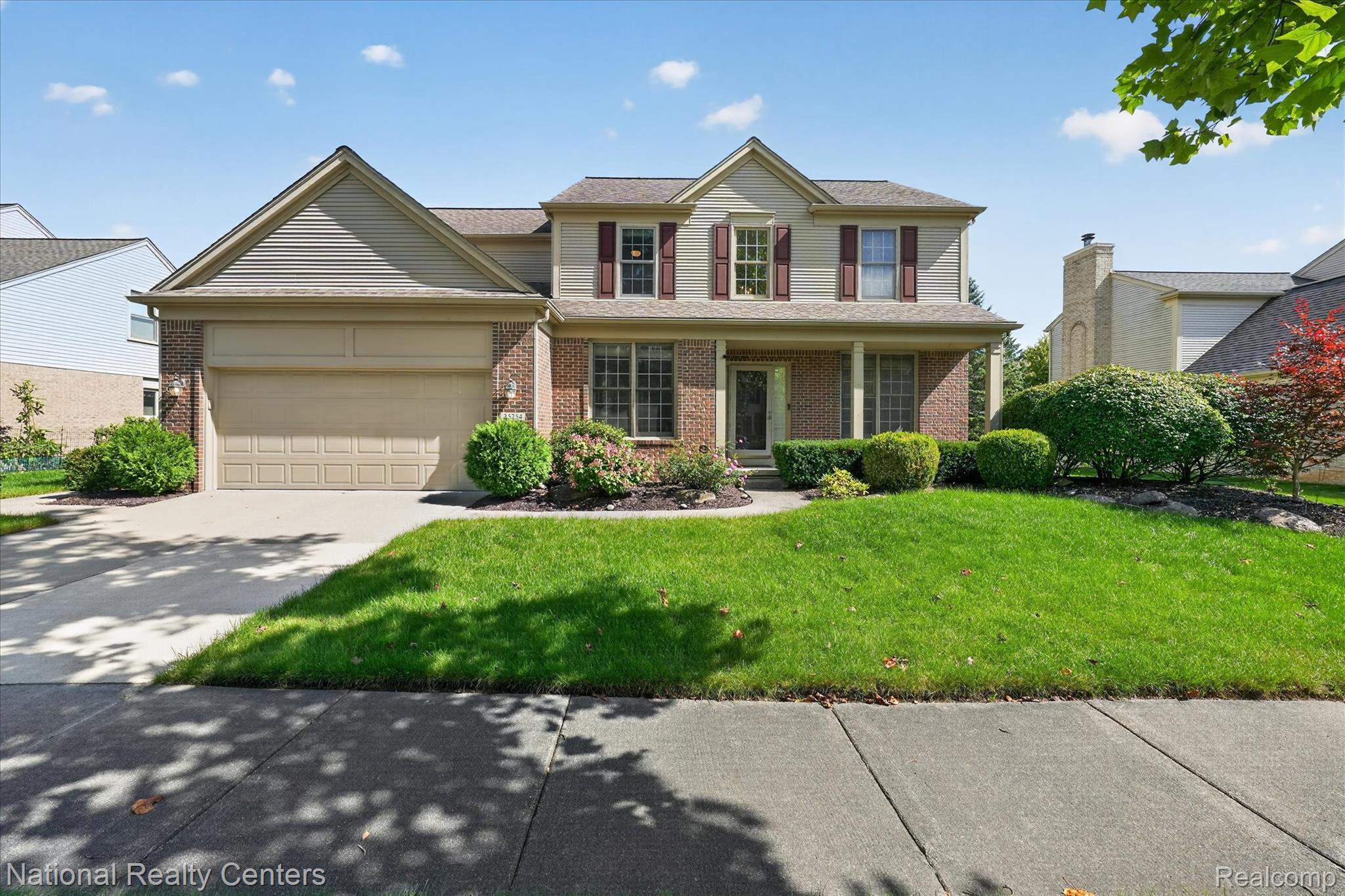 25754 Lochmoor Lane