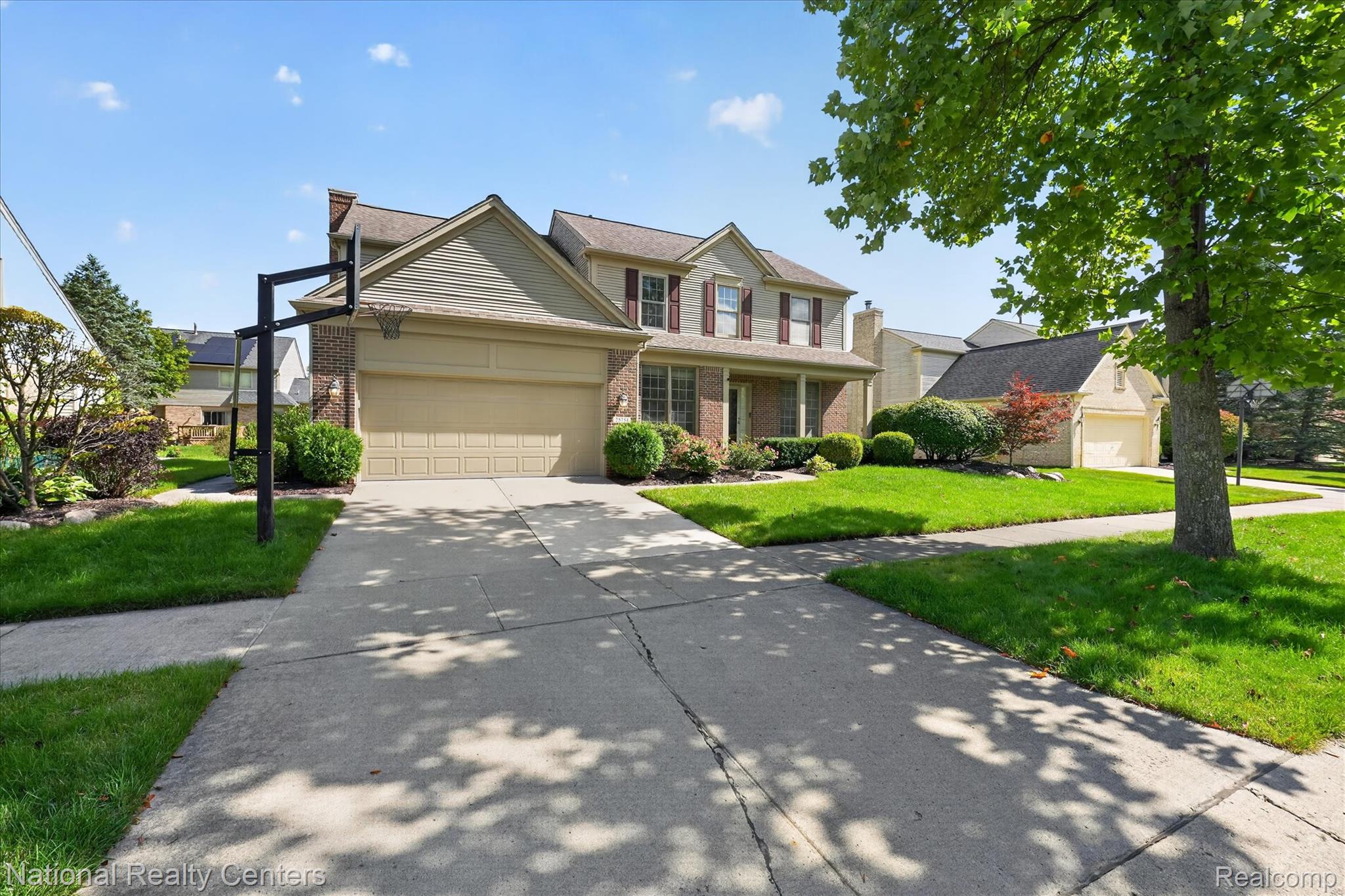 25754 Lochmoor Lane