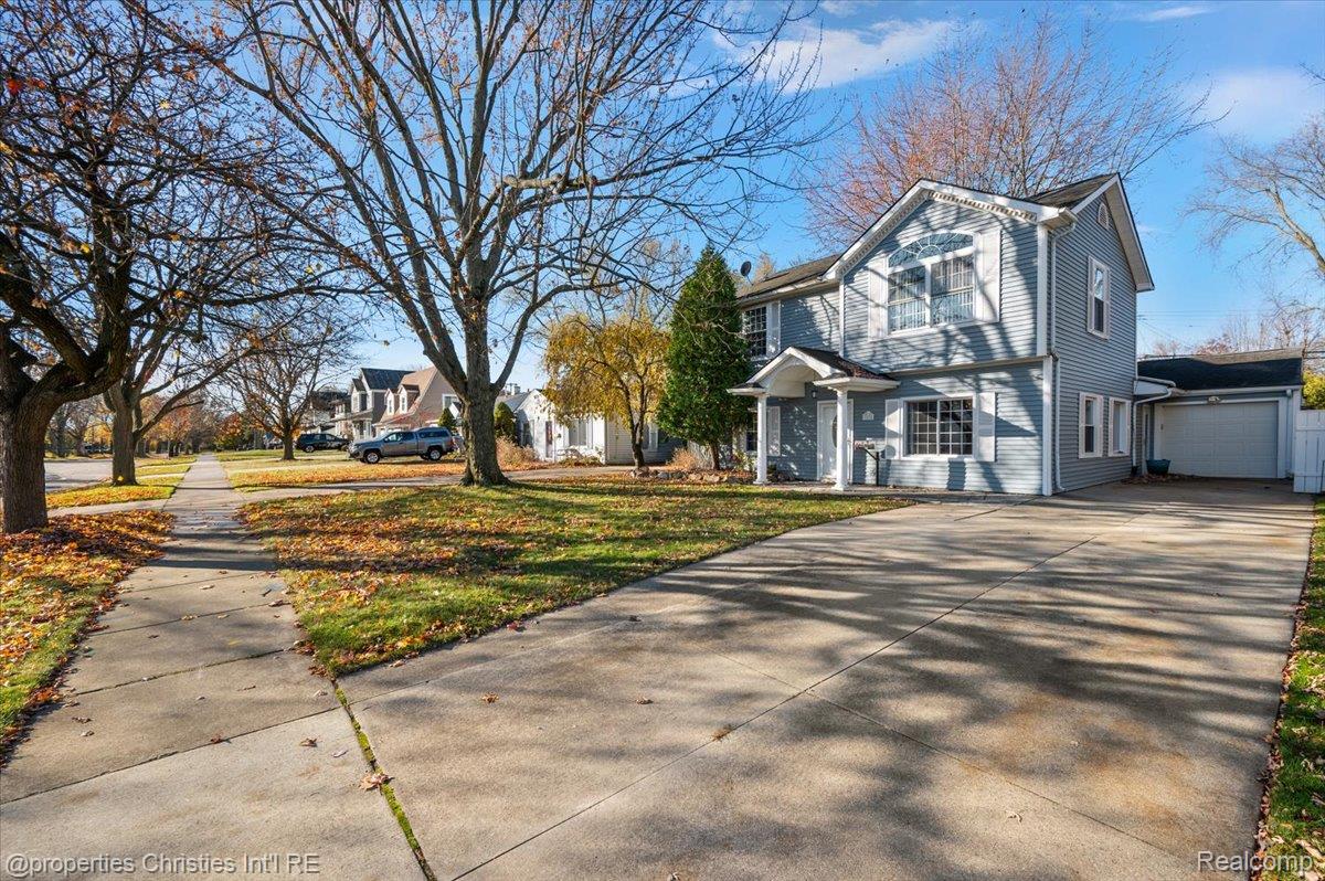 3535 Woodland Avenue