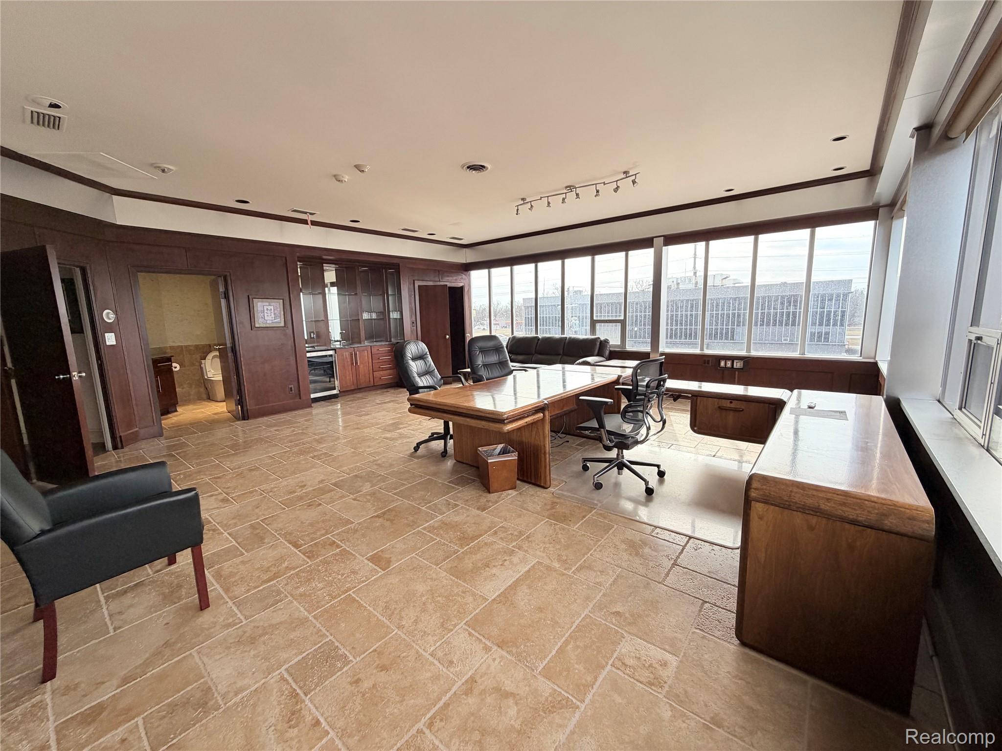 20800 Southfield Road 370