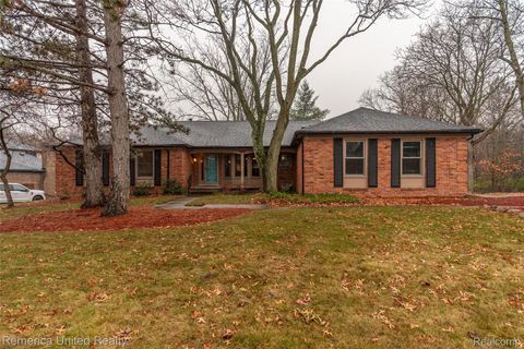 36469 Parklane Circle Farmington Hills City MI 48335