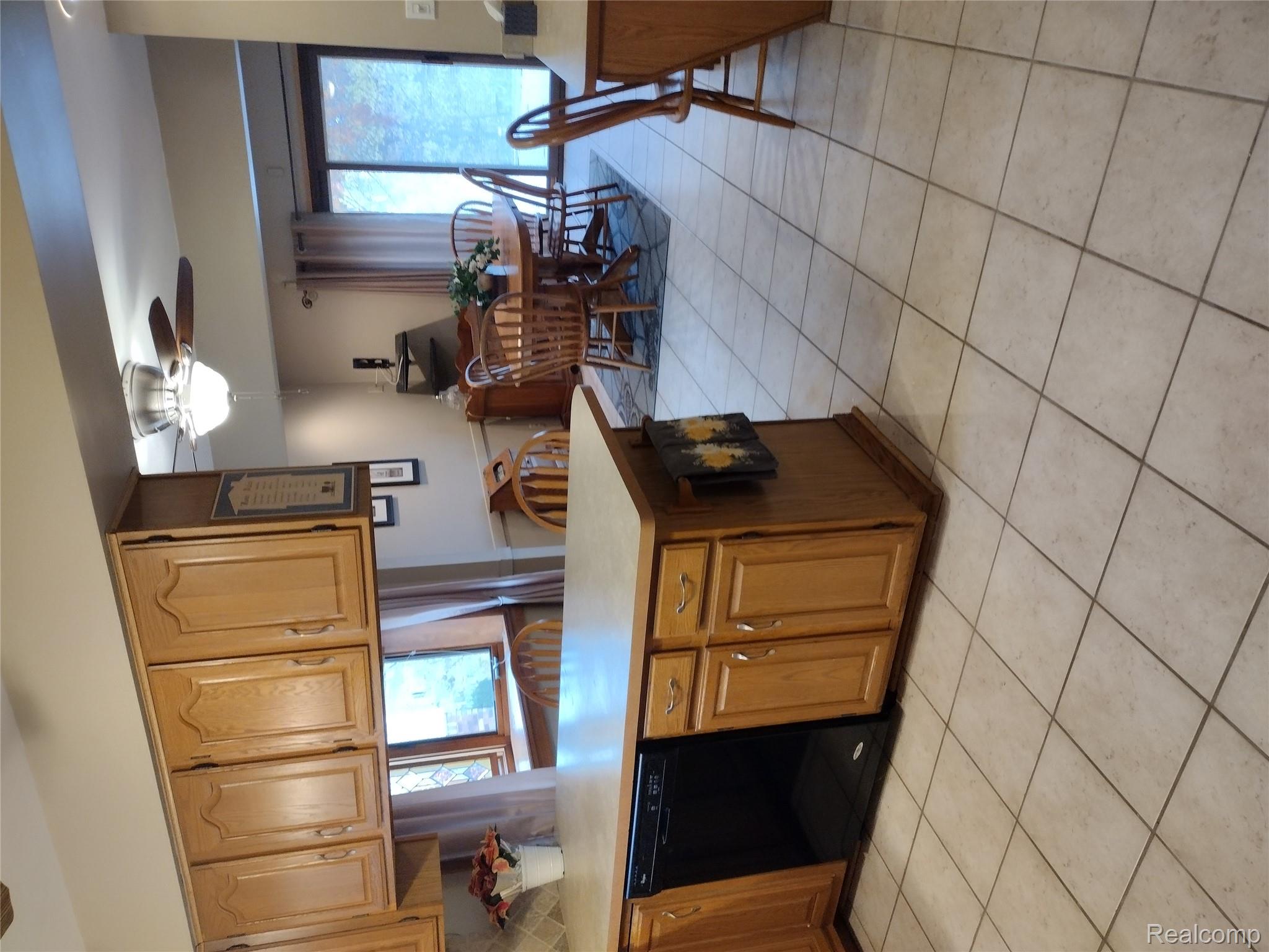 15537 Valerie Drive N