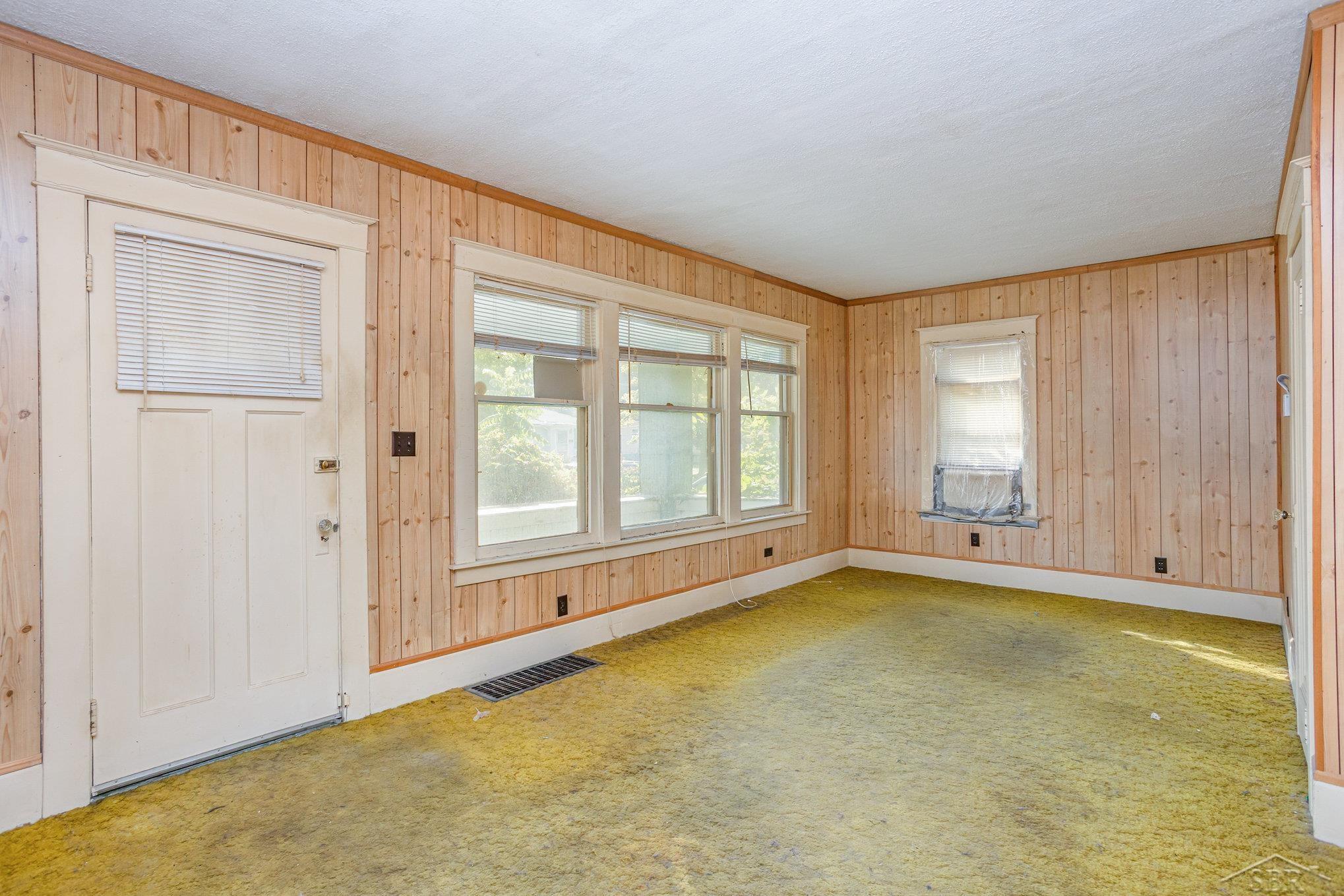 Saginaw City, Michigan 48602, United States, 3 Bedrooms Bedrooms, ,1 BathroomBathrooms,Residential,Pending,210953