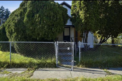 1096 Pearl Street Benton Harbor City MI 49022