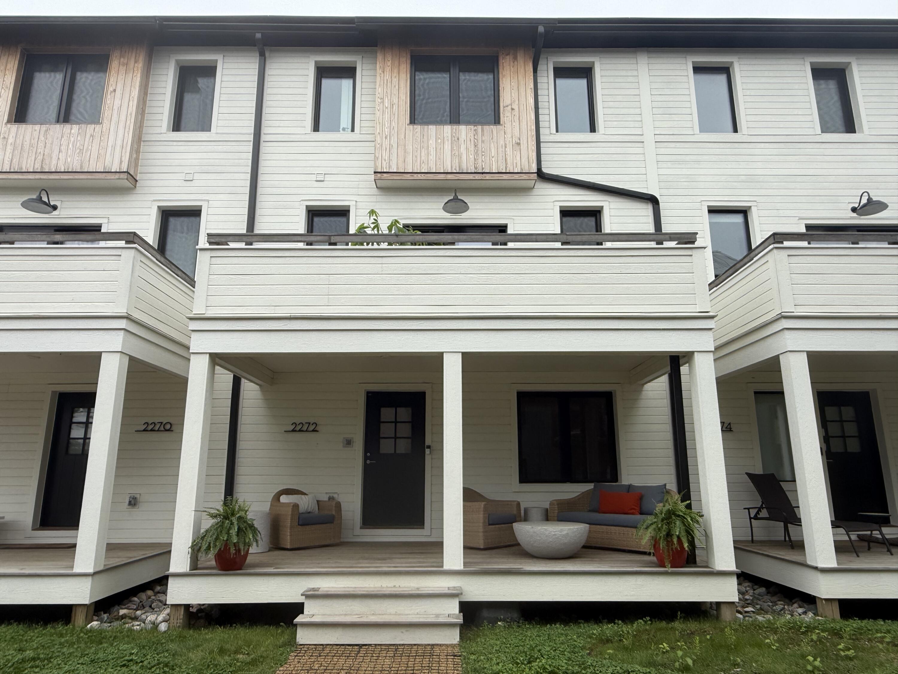 2272 Greenway Trail