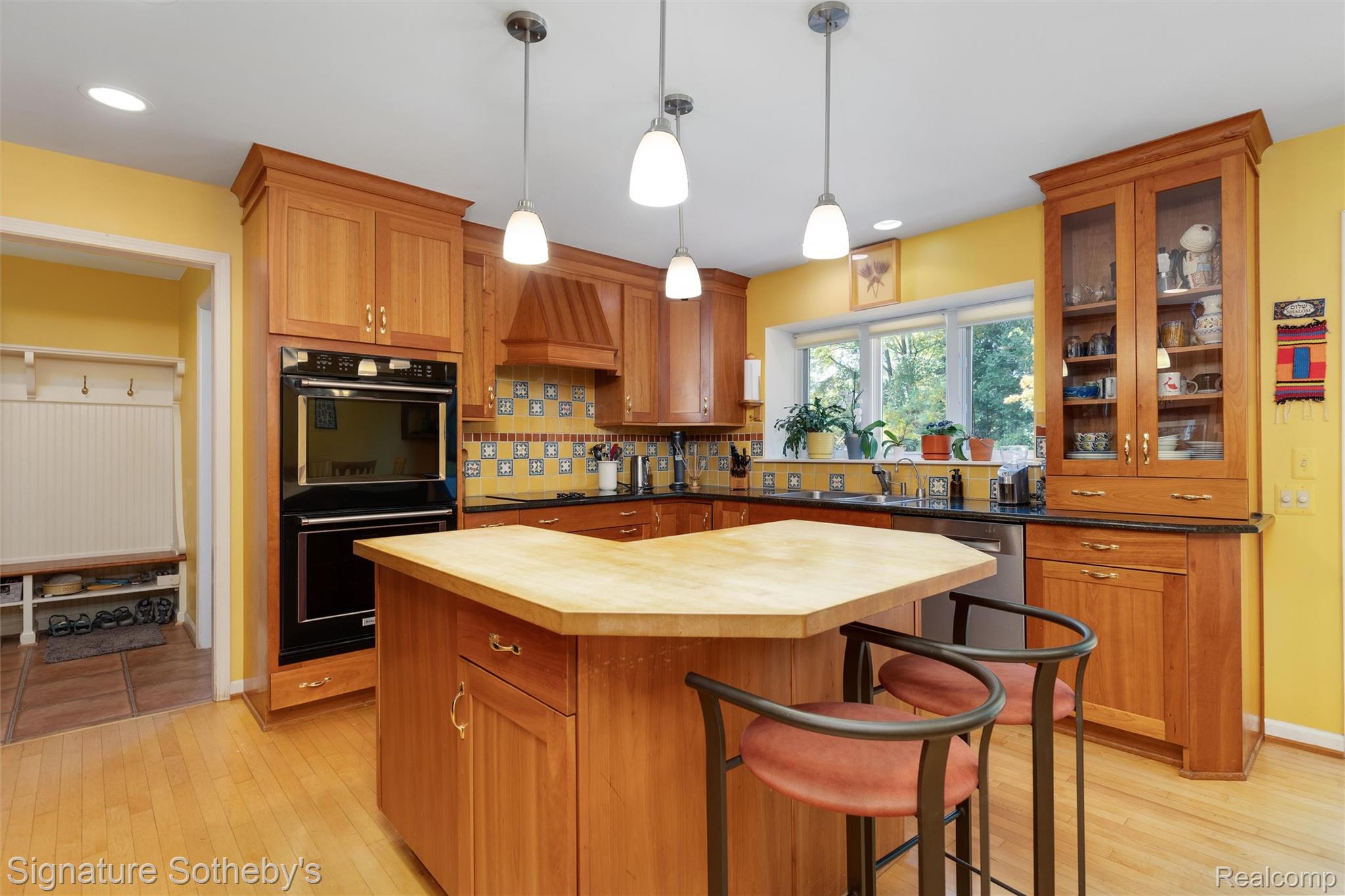 5160 Greenbriar Drive