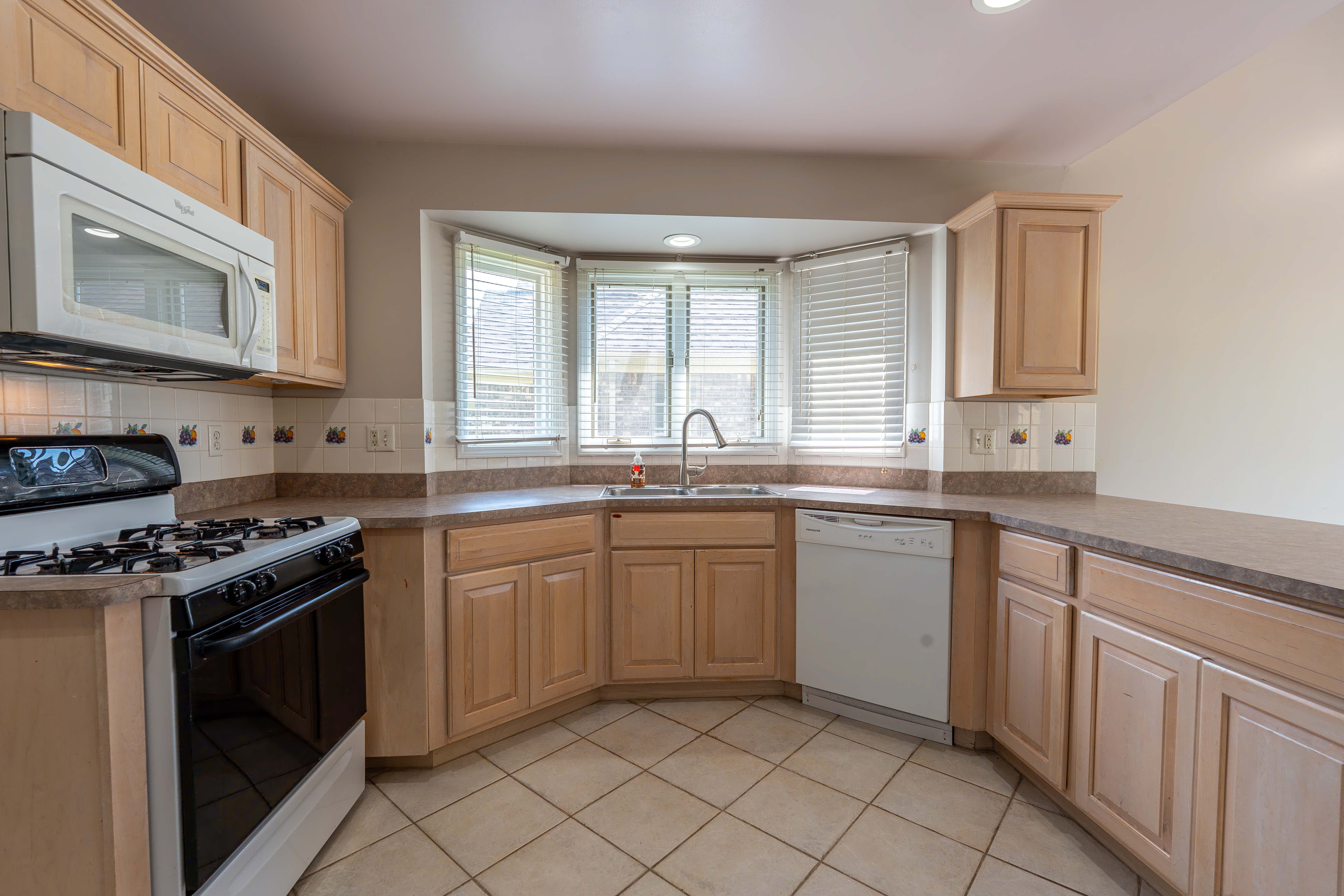 Chesterfield Township Macomb, Michigan 48047, United States, 4 Bedrooms Bedrooms, ,3 BathroomsBathrooms,Residential,Pending,129015