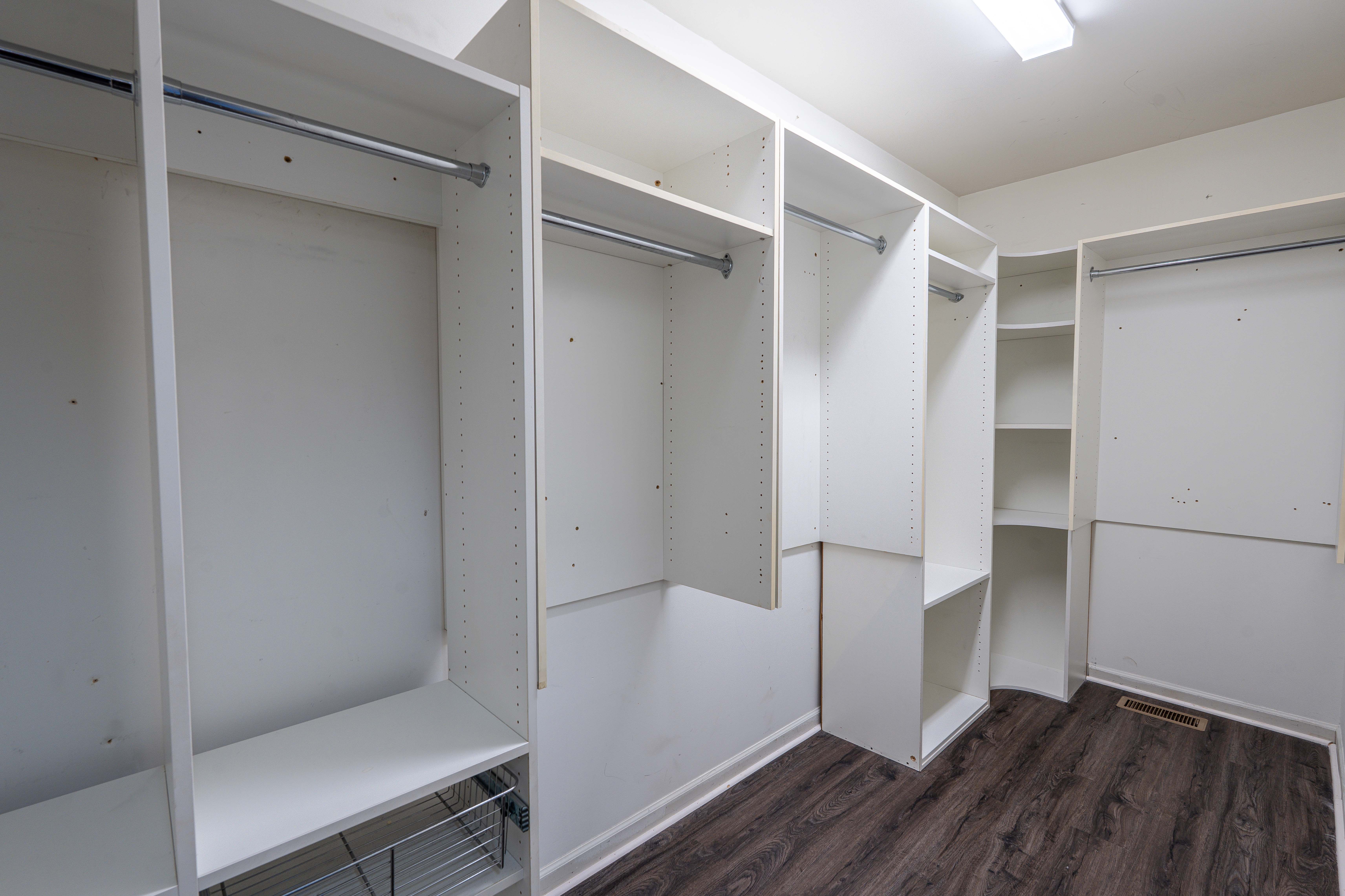 Chesterfield Township Macomb, Michigan 48047, United States, 4 Bedrooms Bedrooms, ,3 BathroomsBathrooms,Residential,Pending,129015