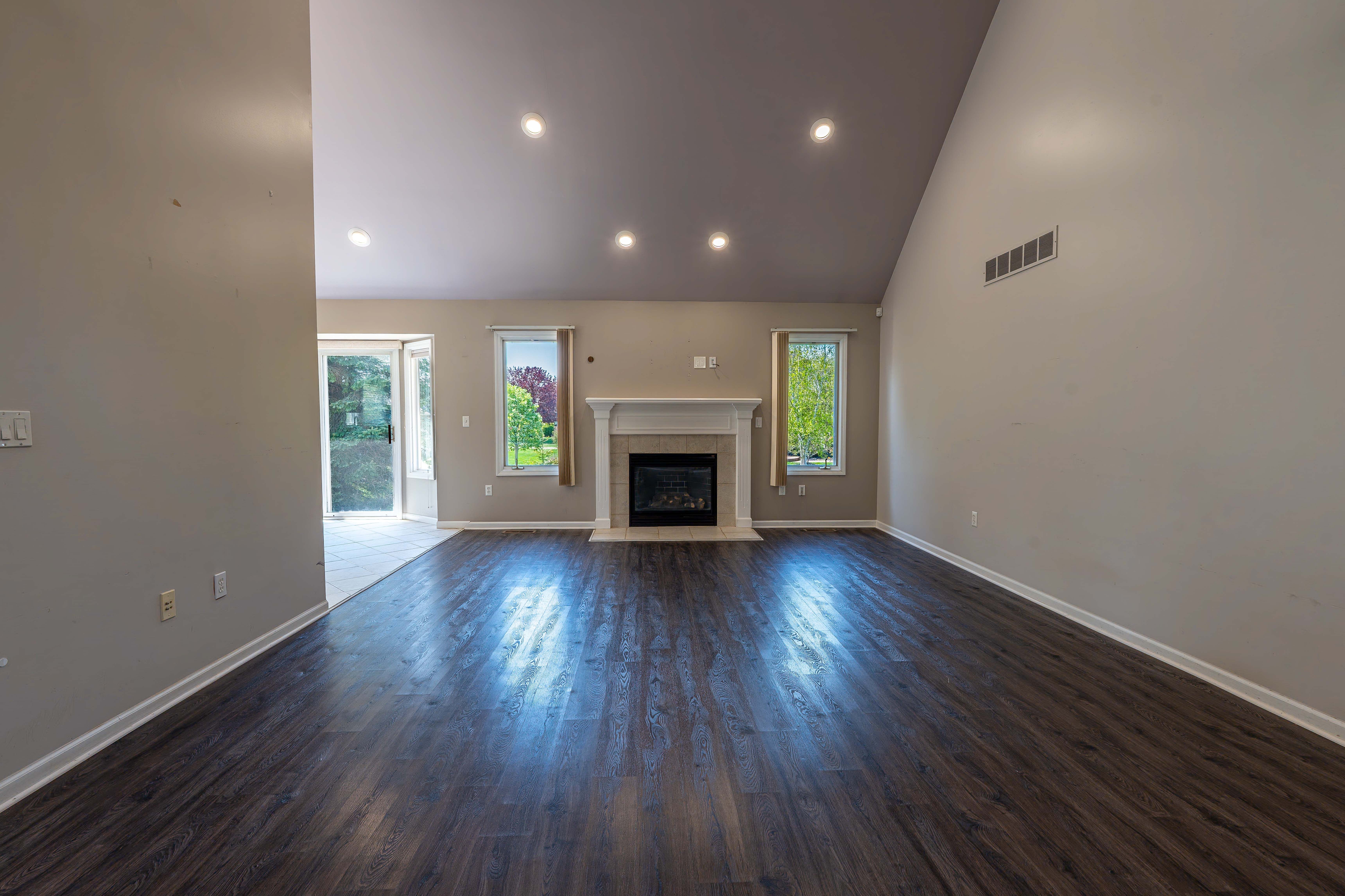 Chesterfield Township Macomb, Michigan 48047, United States, 4 Bedrooms Bedrooms, ,3 BathroomsBathrooms,Residential,Pending,129015