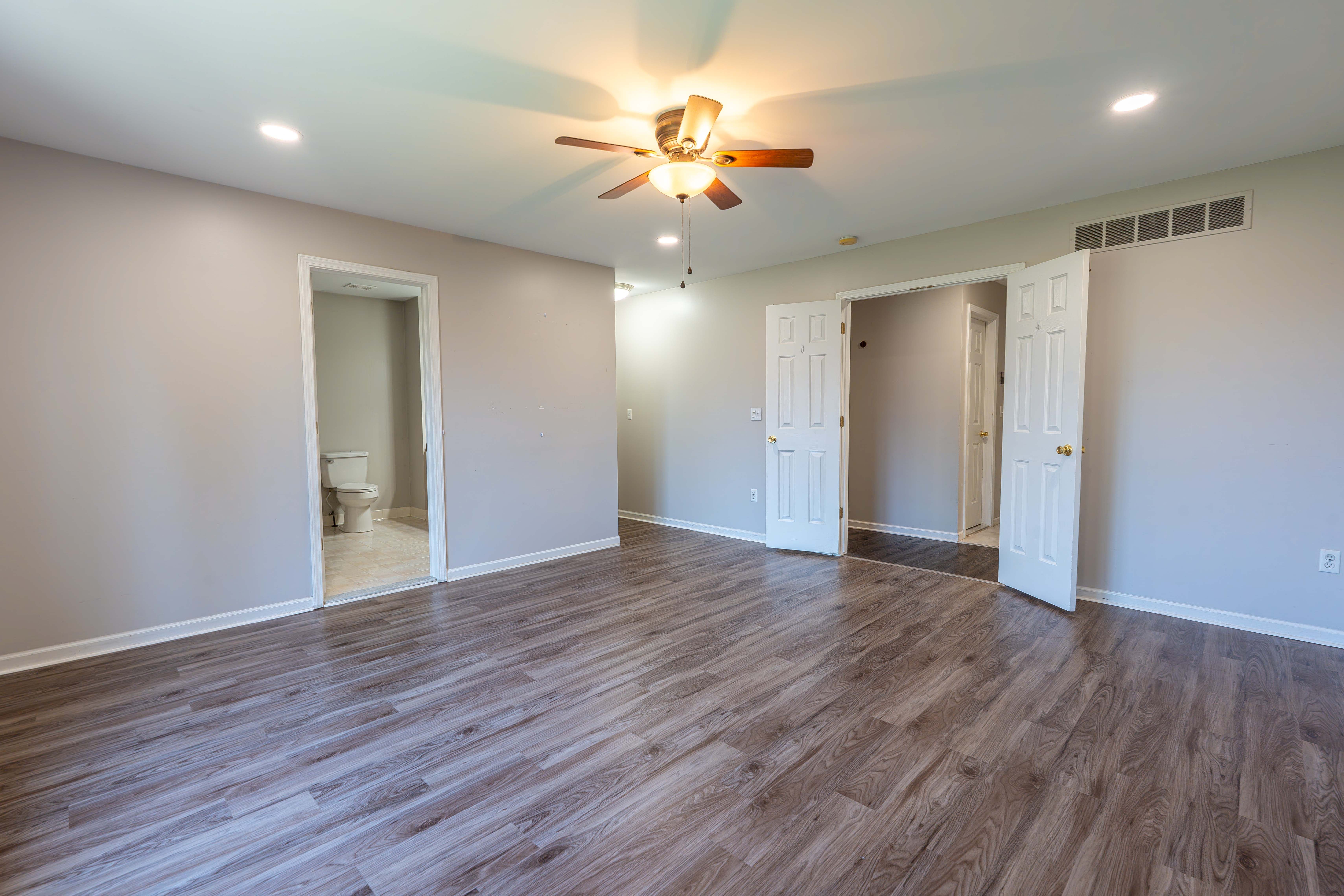 Chesterfield Township Macomb, Michigan 48047, United States, 4 Bedrooms Bedrooms, ,3 BathroomsBathrooms,Residential,Pending,129015