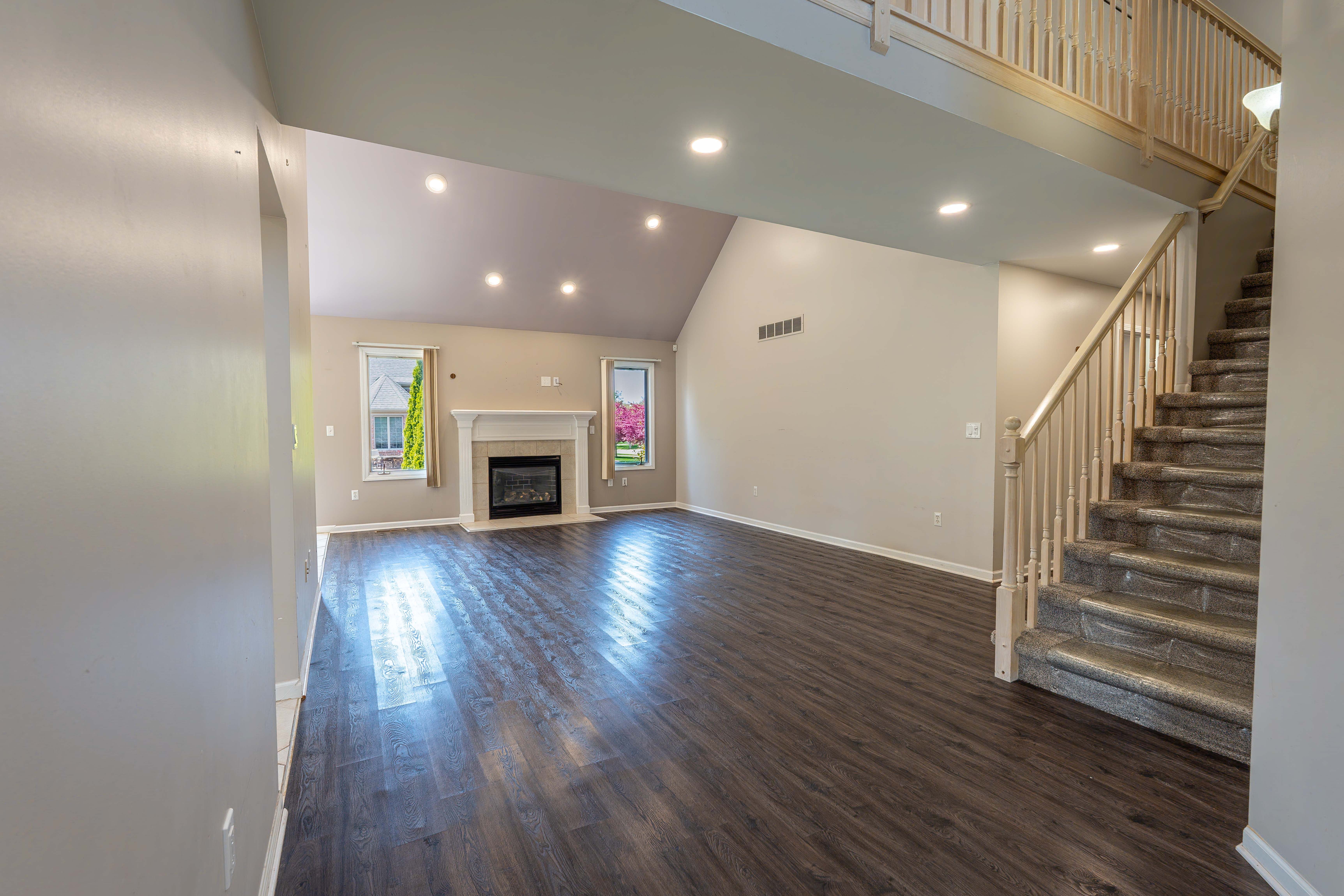 Chesterfield Township Macomb, Michigan 48047, United States, 4 Bedrooms Bedrooms, ,3 BathroomsBathrooms,Residential,Pending,129015