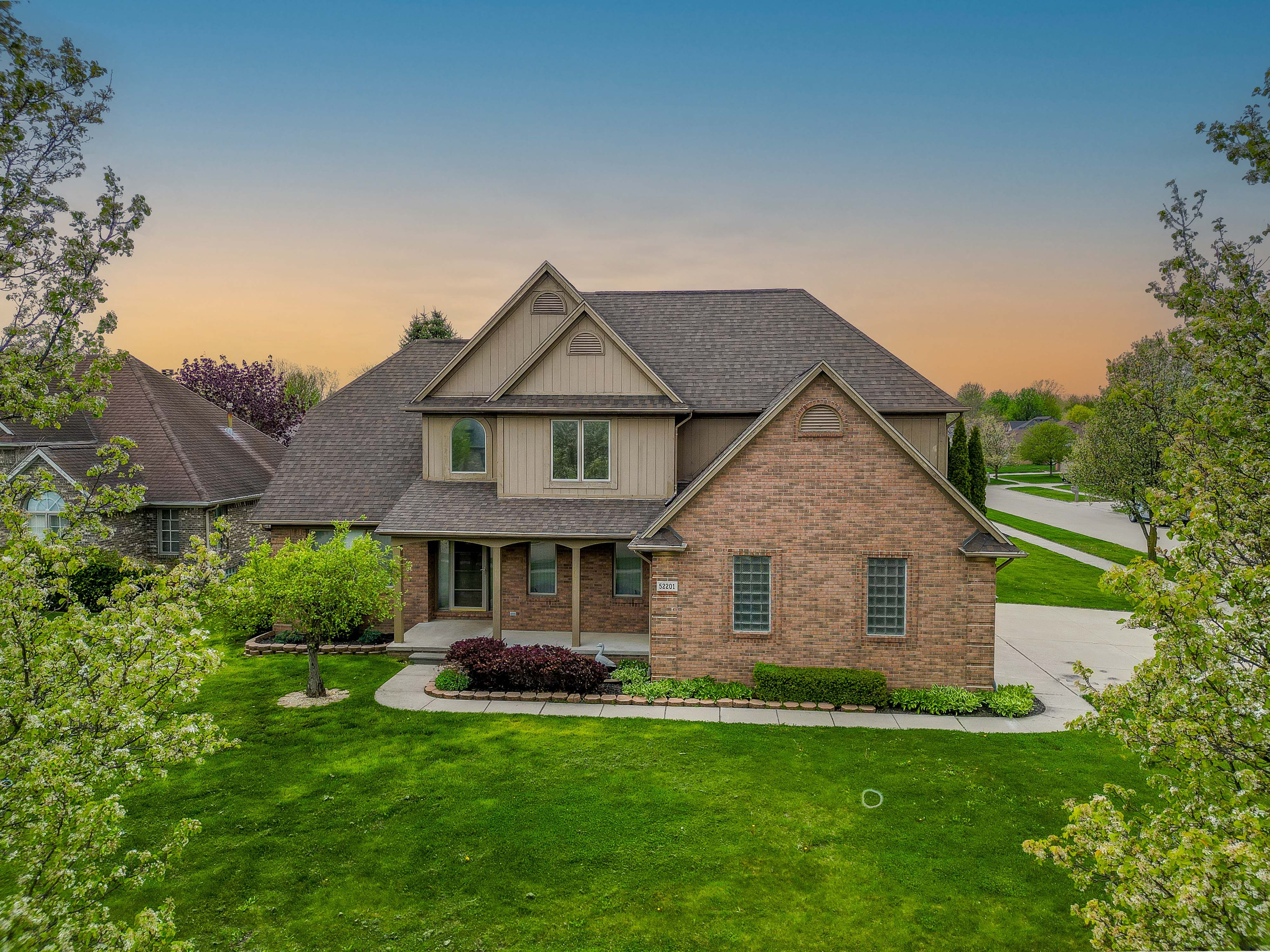 Chesterfield Township Macomb, Michigan 48047, United States, 4 Bedrooms Bedrooms, ,3 BathroomsBathrooms,Residential,Pending,129015