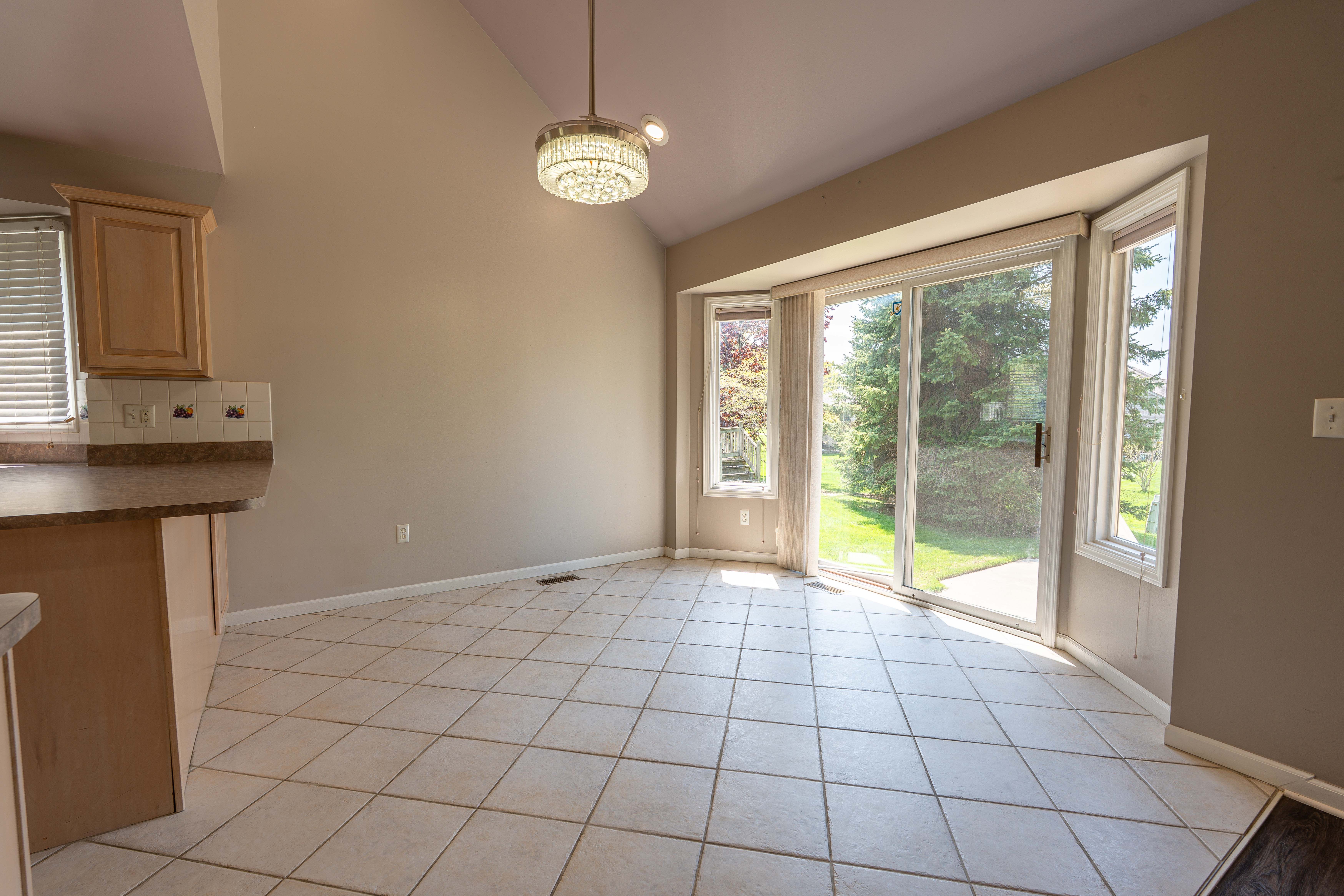 Chesterfield Township Macomb, Michigan 48047, United States, 4 Bedrooms Bedrooms, ,3 BathroomsBathrooms,Residential,Pending,129015