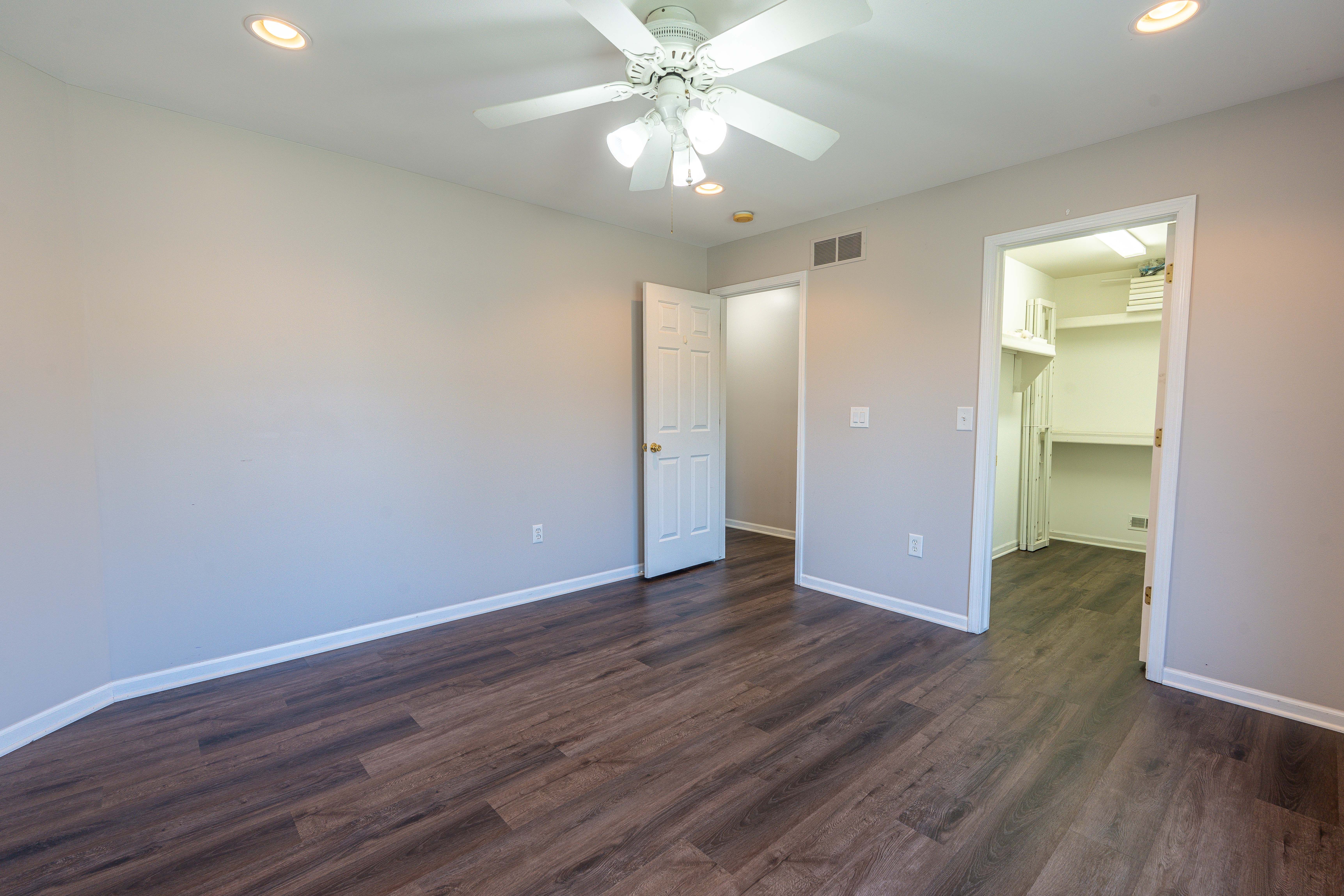 Chesterfield Township Macomb, Michigan 48047, United States, 4 Bedrooms Bedrooms, ,3 BathroomsBathrooms,Residential,Pending,129015