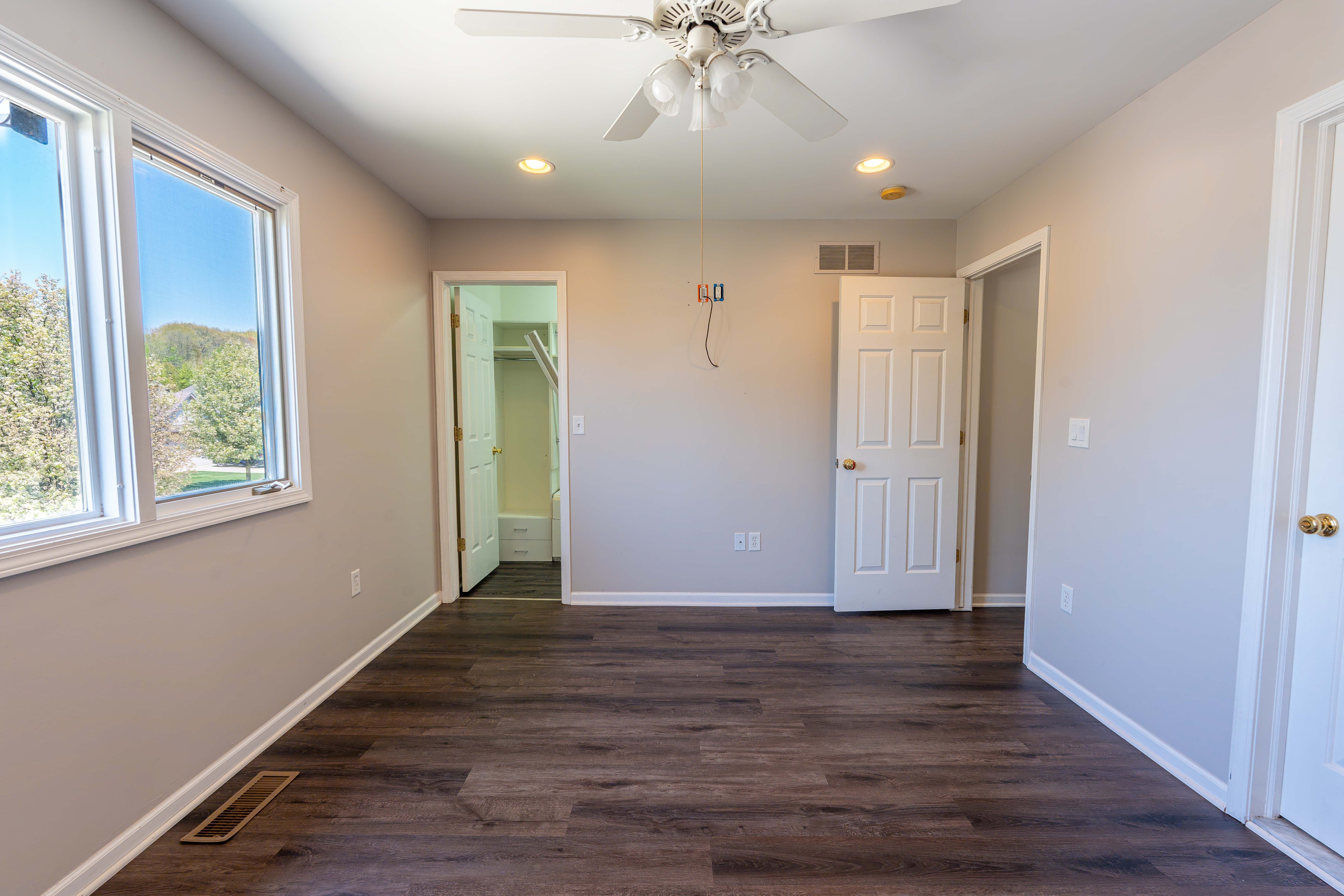 Chesterfield Township Macomb, Michigan 48047, United States, 4 Bedrooms Bedrooms, ,3 BathroomsBathrooms,Residential,Pending,129015