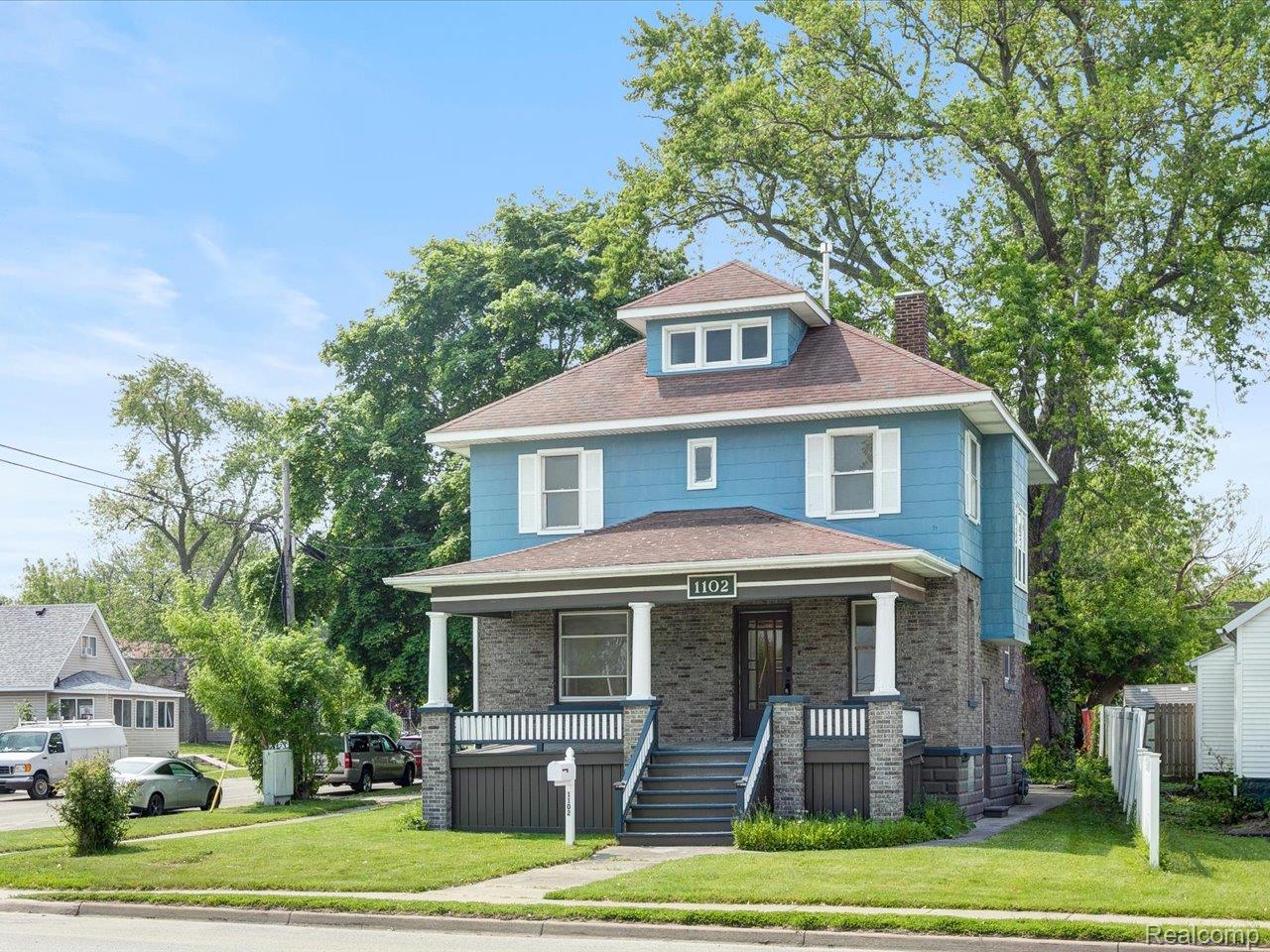 1102 Lapeer Avenue