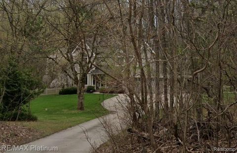 13260 White Lake Road Tyrone Township MI 48430