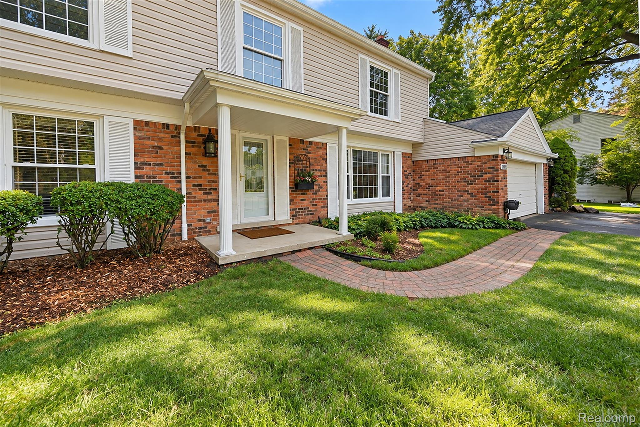 20011 Carriage Lane