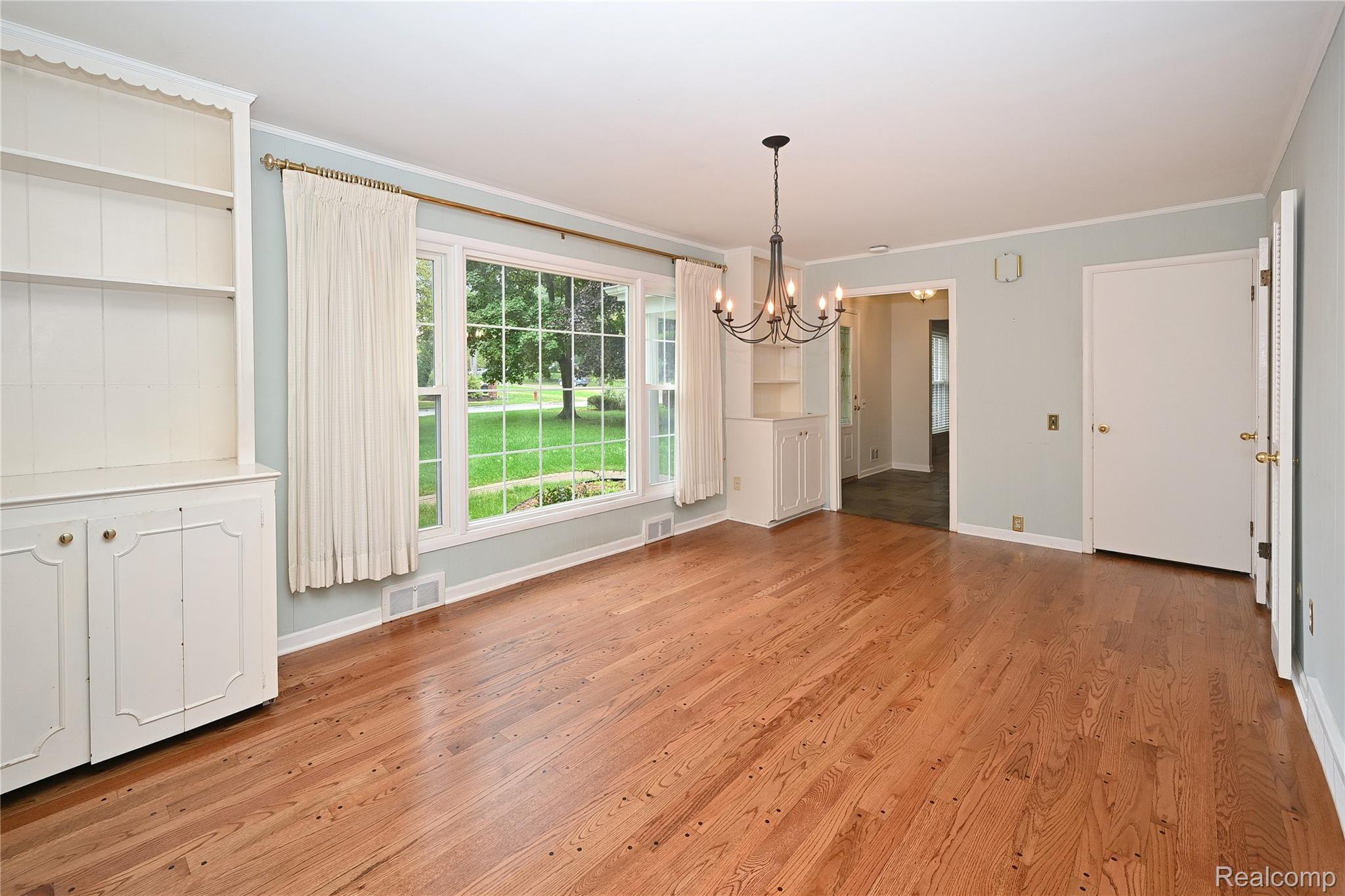 20011 Carriage Lane
