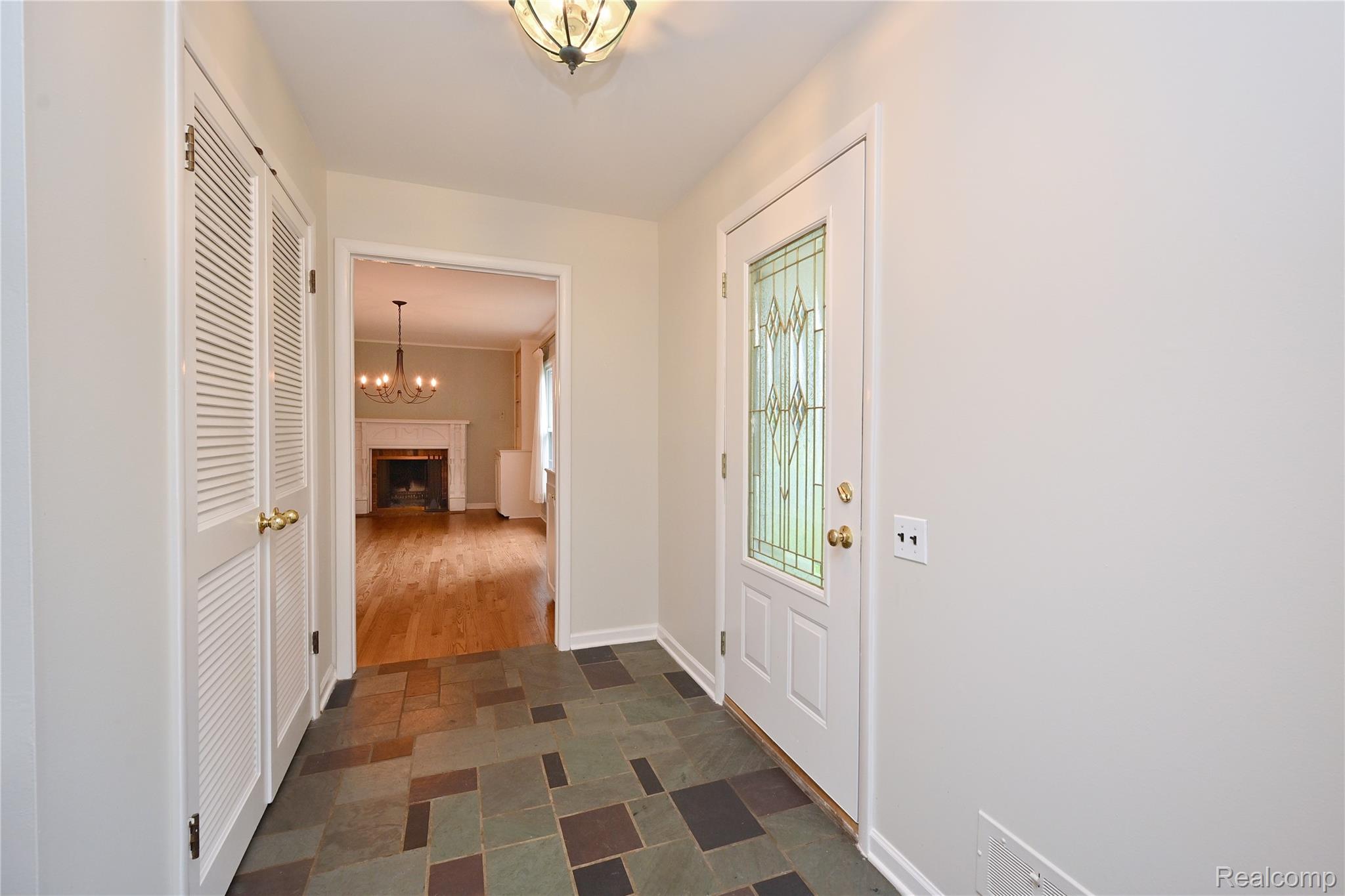 20011 Carriage Lane