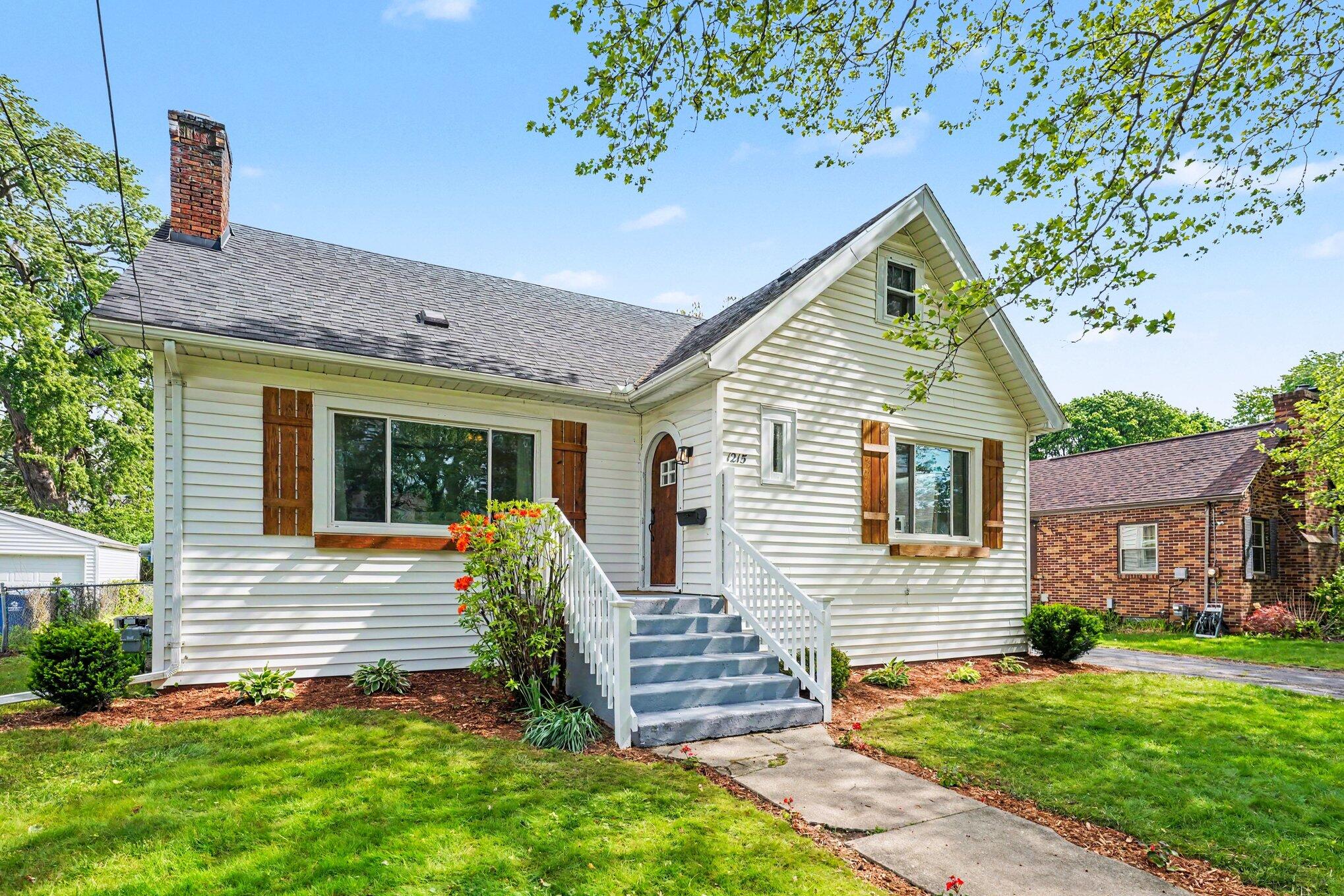 1215 Cambridge Drive
