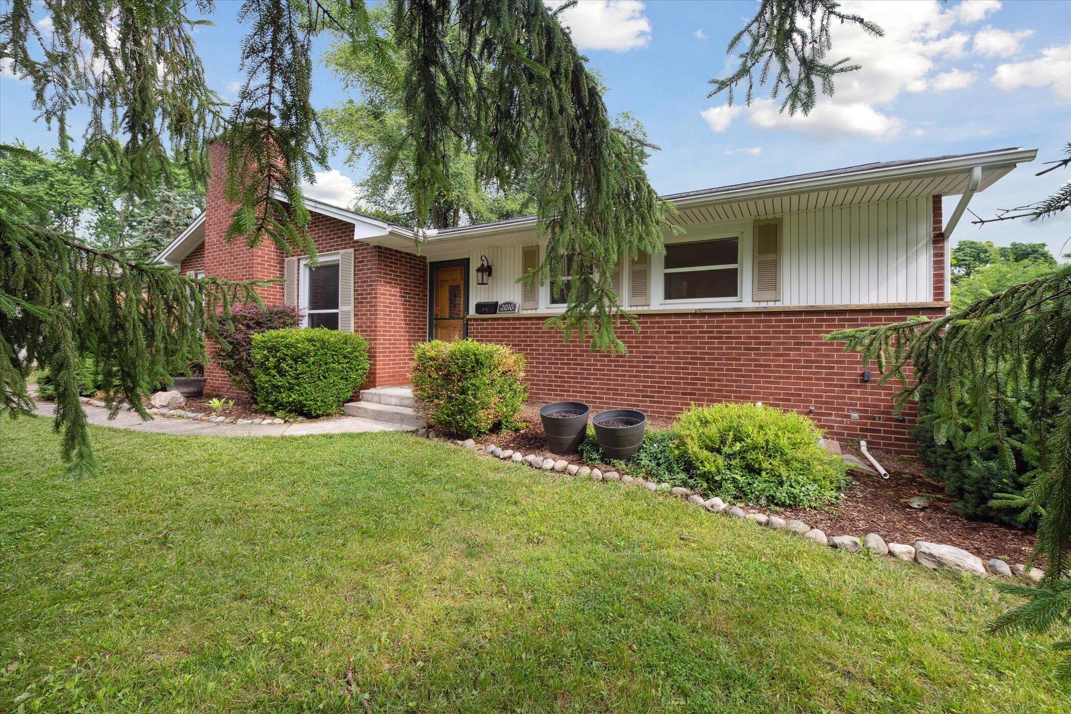 2010 Brampton Ct Court