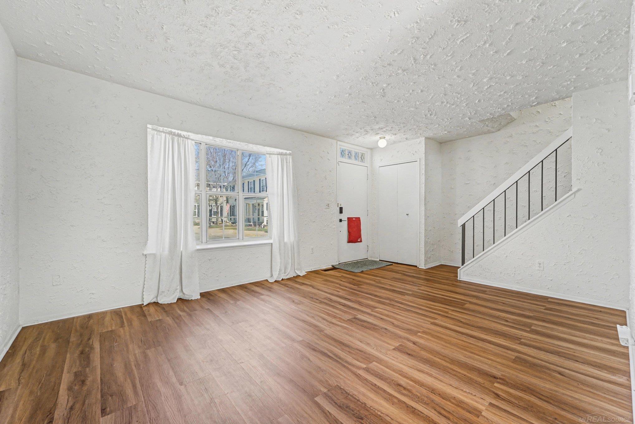 37545 Charter Oaks Boulevard