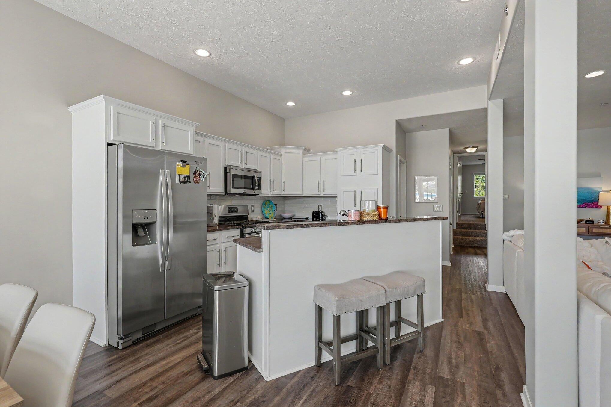 2411 Lake Avenue 52