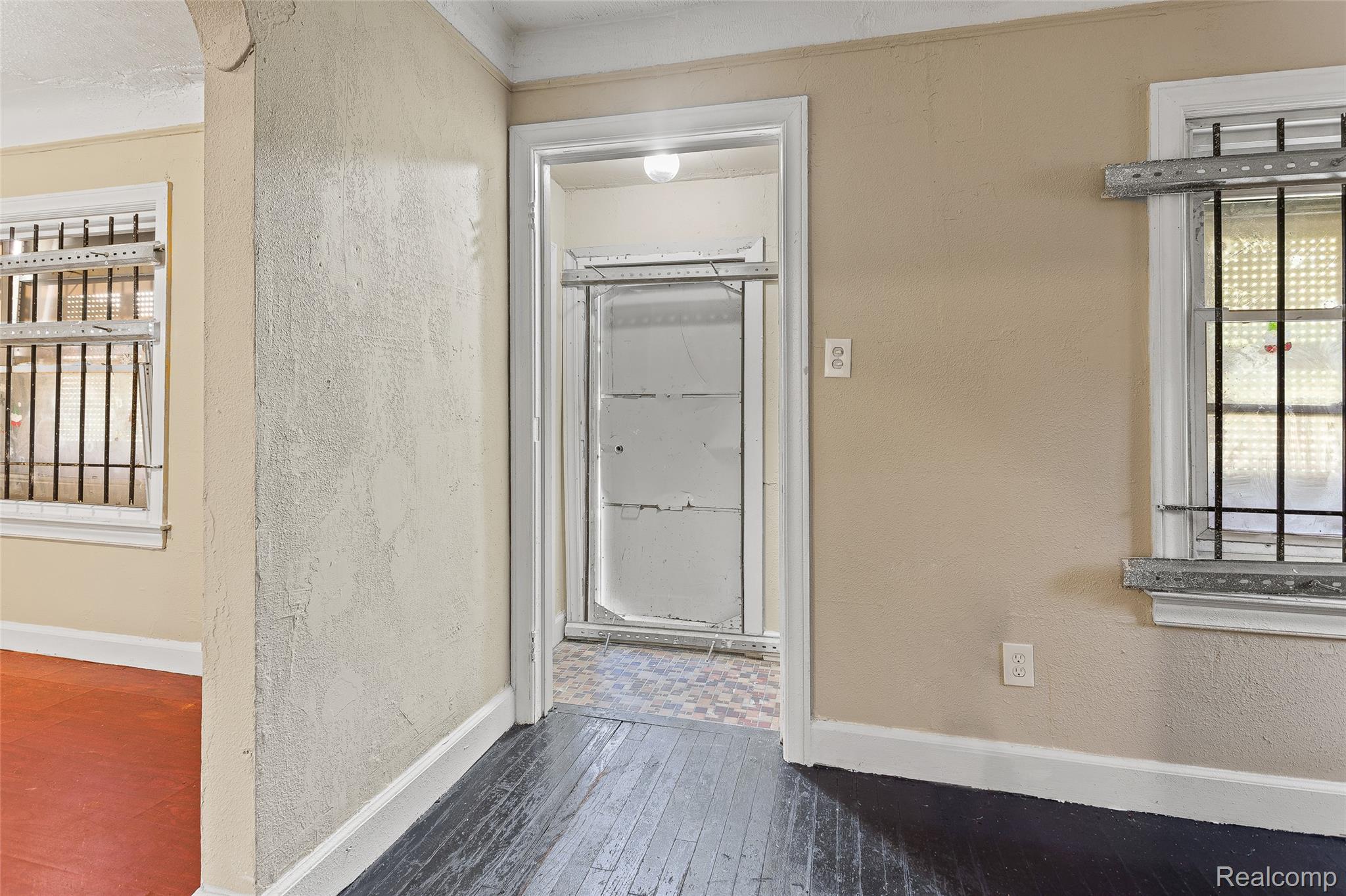 9910 Somerset Avenue