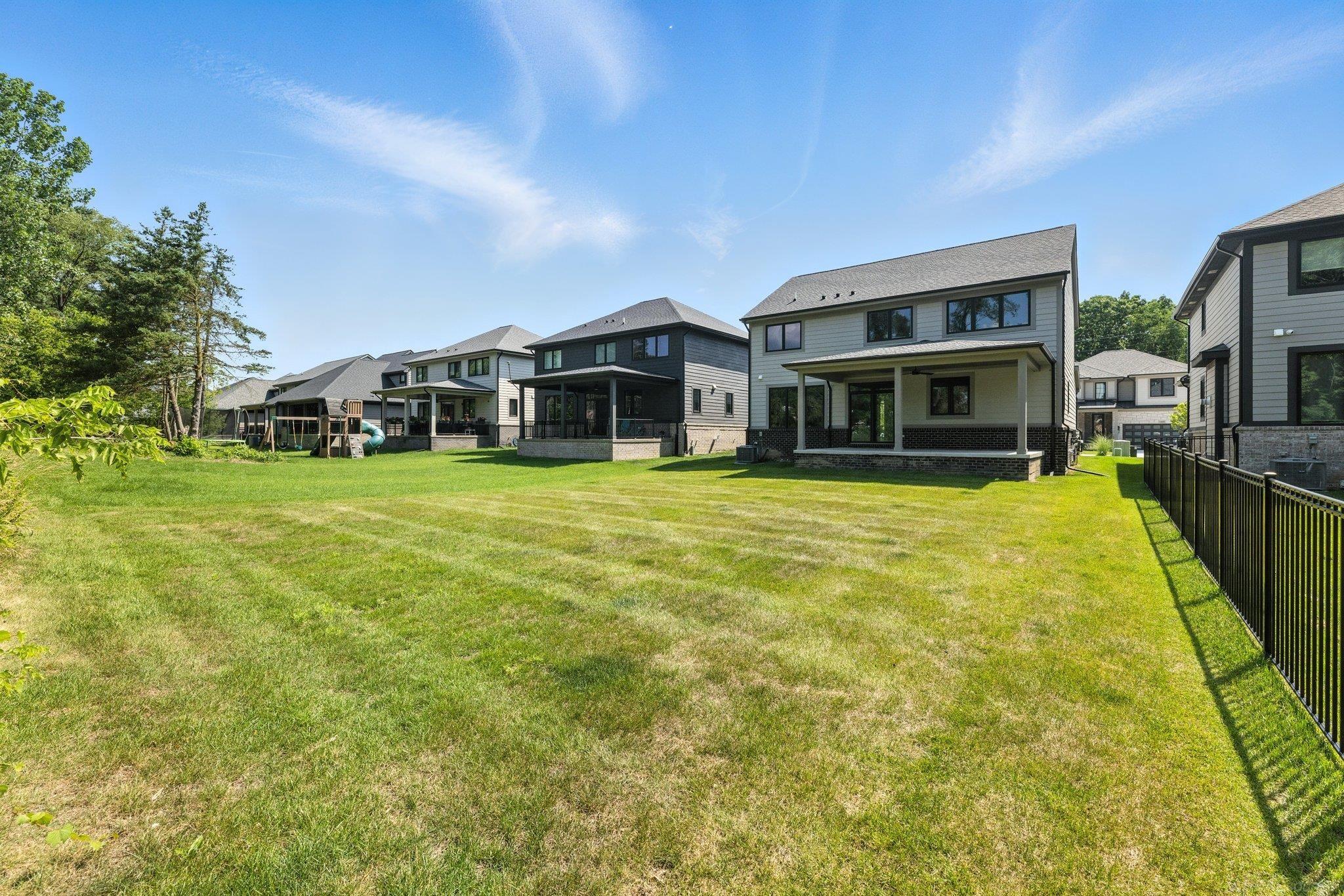 54815 Camden Court