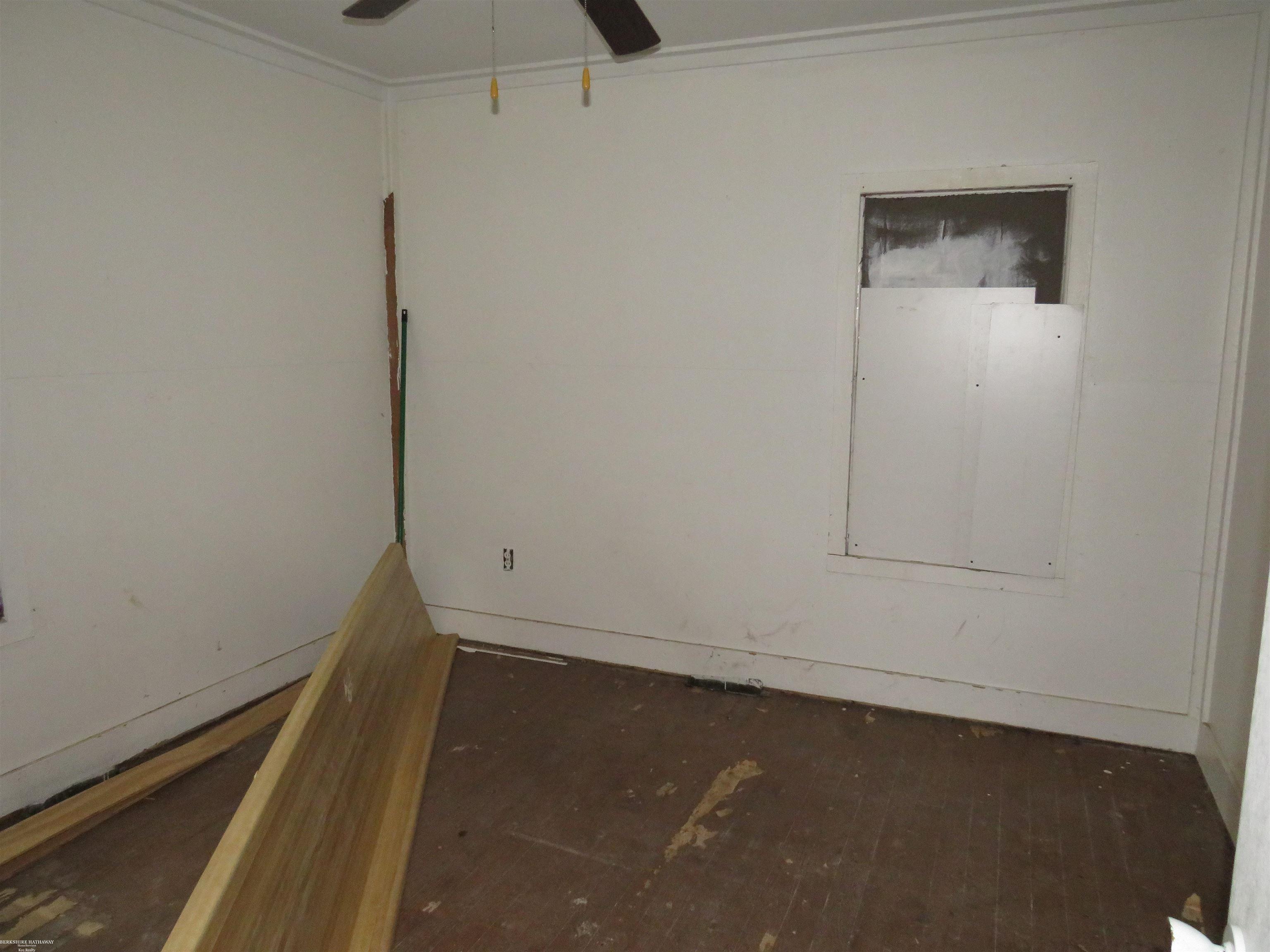 Macomb Township, Michigan 48042, United States, 2 Bedrooms Bedrooms, ,1 BathroomBathrooms,Residential,Active,223002