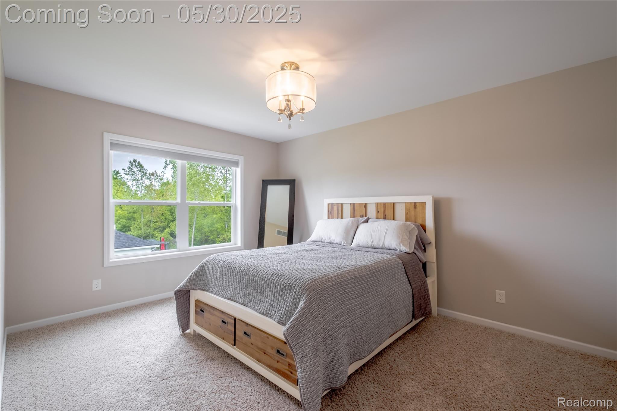 Fenton City, Michigan 48430, United States, 5 Bedrooms Bedrooms, ,4 BathroomsBathrooms,Residential,Pending,139251