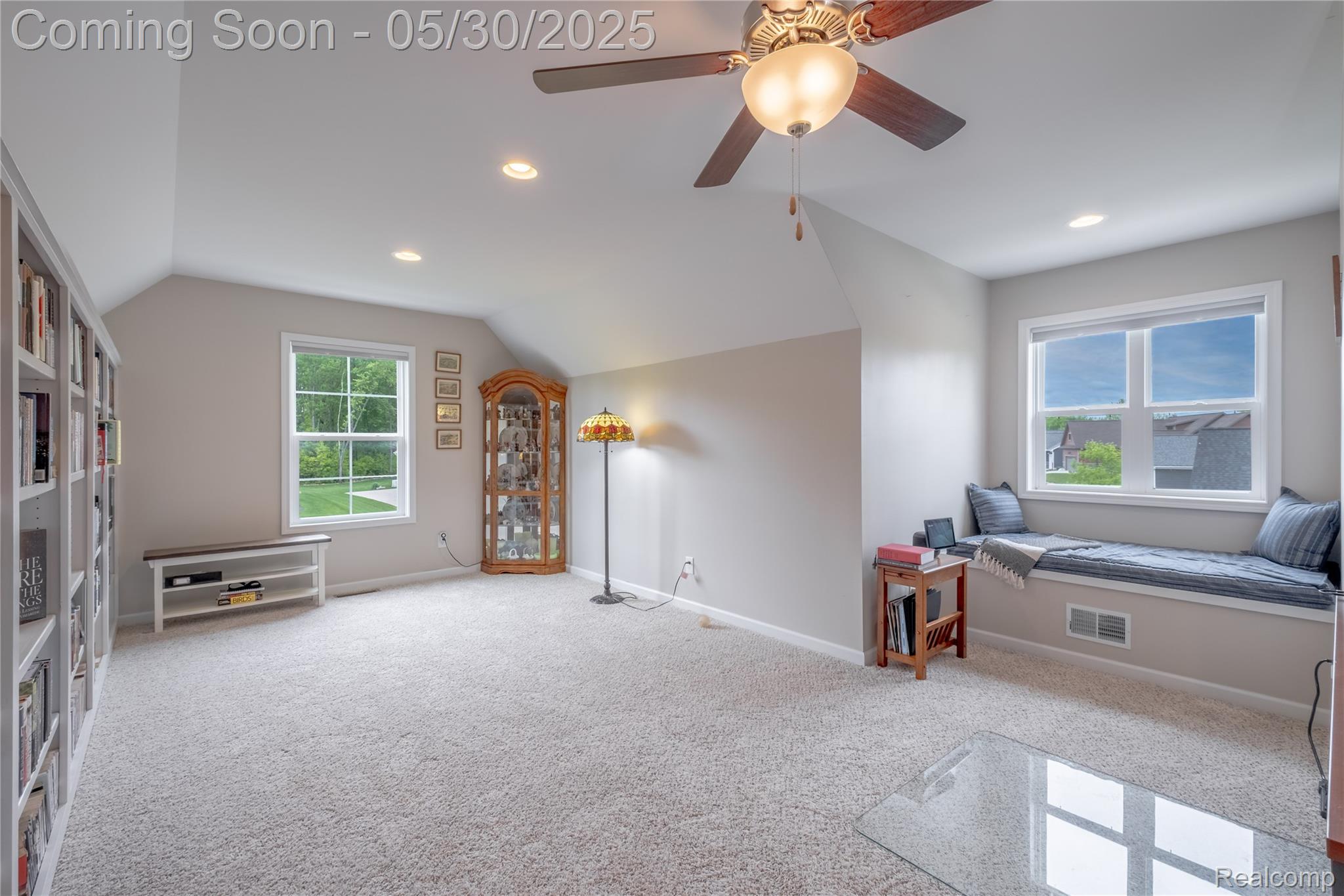 Fenton City, Michigan 48430, United States, 5 Bedrooms Bedrooms, ,4 BathroomsBathrooms,Residential,Pending,139251