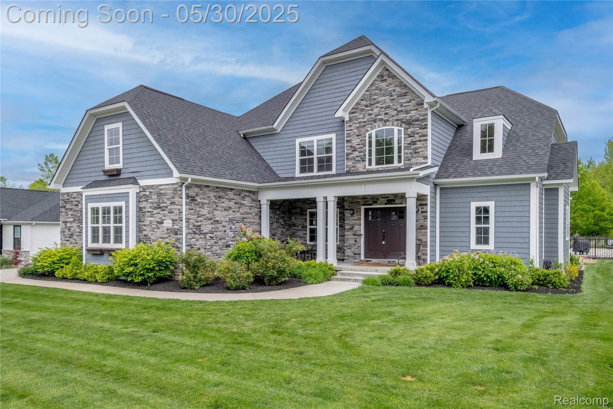 Fenton City, Michigan 48430, United States, 5 Bedrooms Bedrooms, ,4 BathroomsBathrooms,Residential,Pending,139251