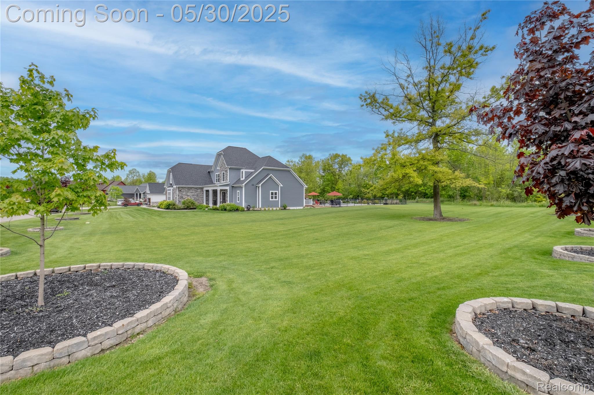 Fenton City, Michigan 48430, United States, 5 Bedrooms Bedrooms, ,4 BathroomsBathrooms,Residential,Pending,139251