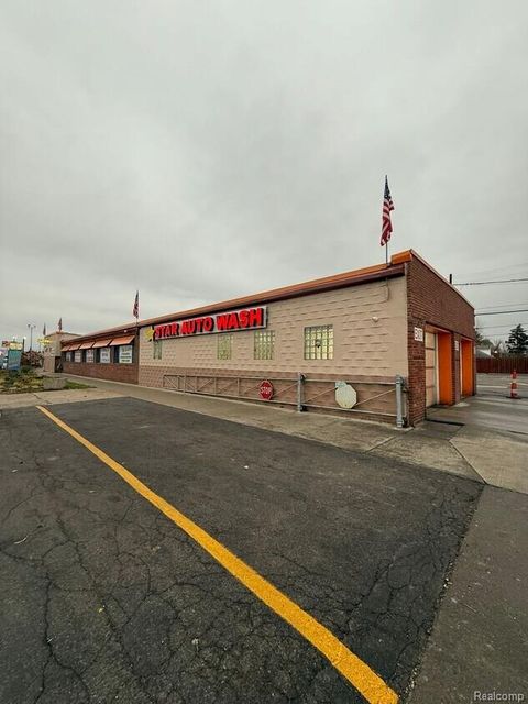 18401 W Warren Avenue Detroit City MI 48228